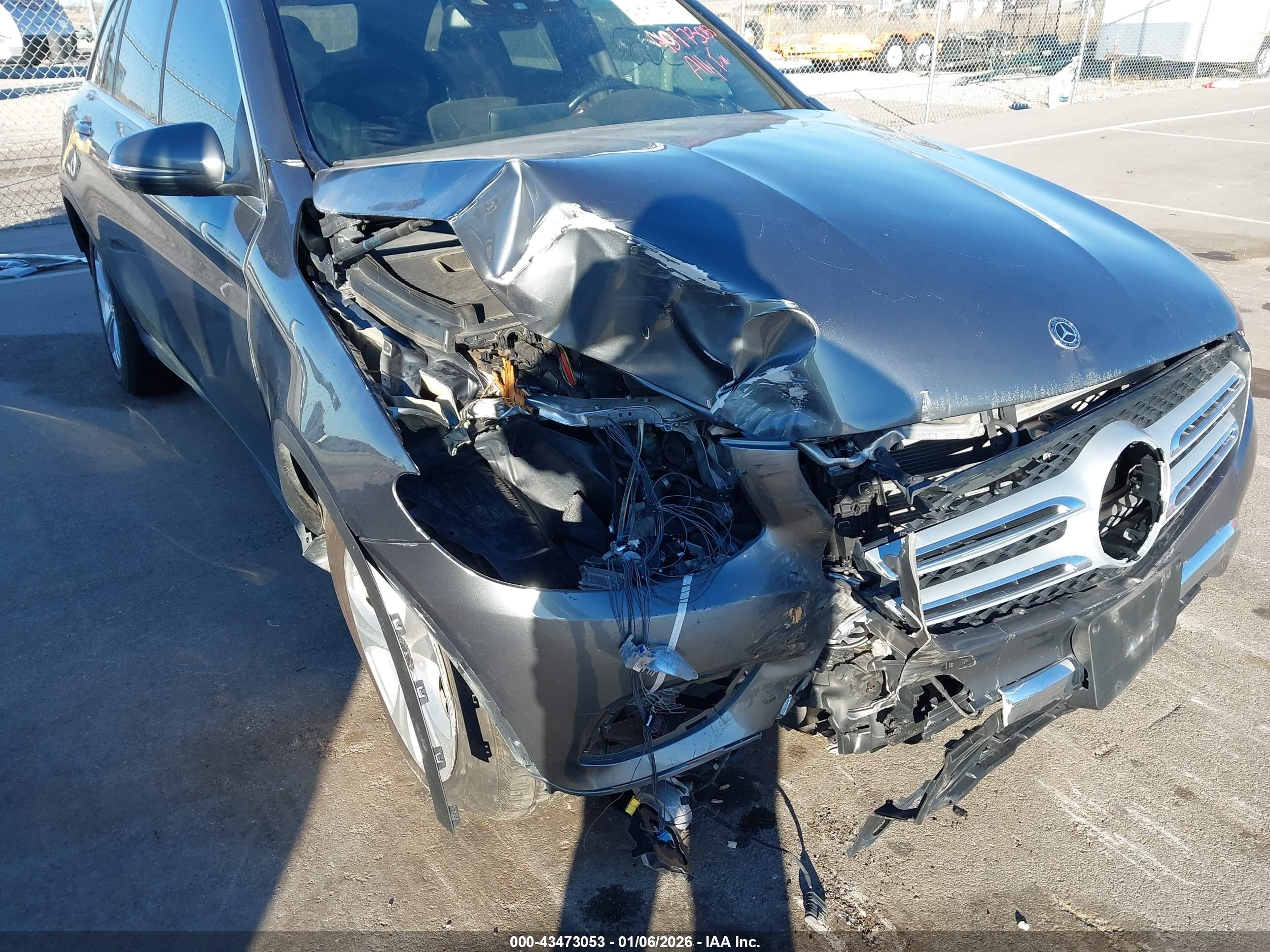 MERCEDES-BENZ GLC image 6