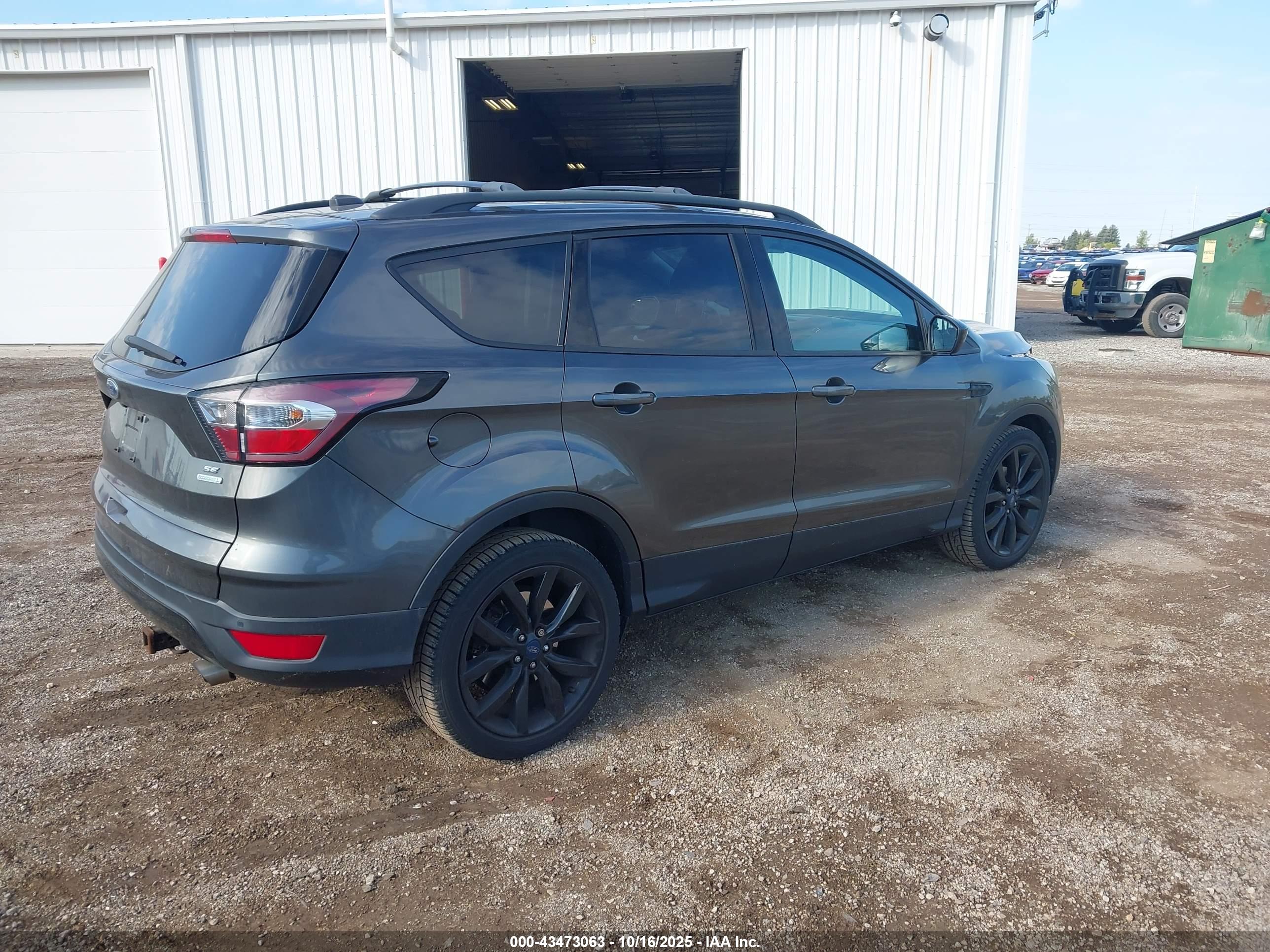 FORD ESCAPE image 4