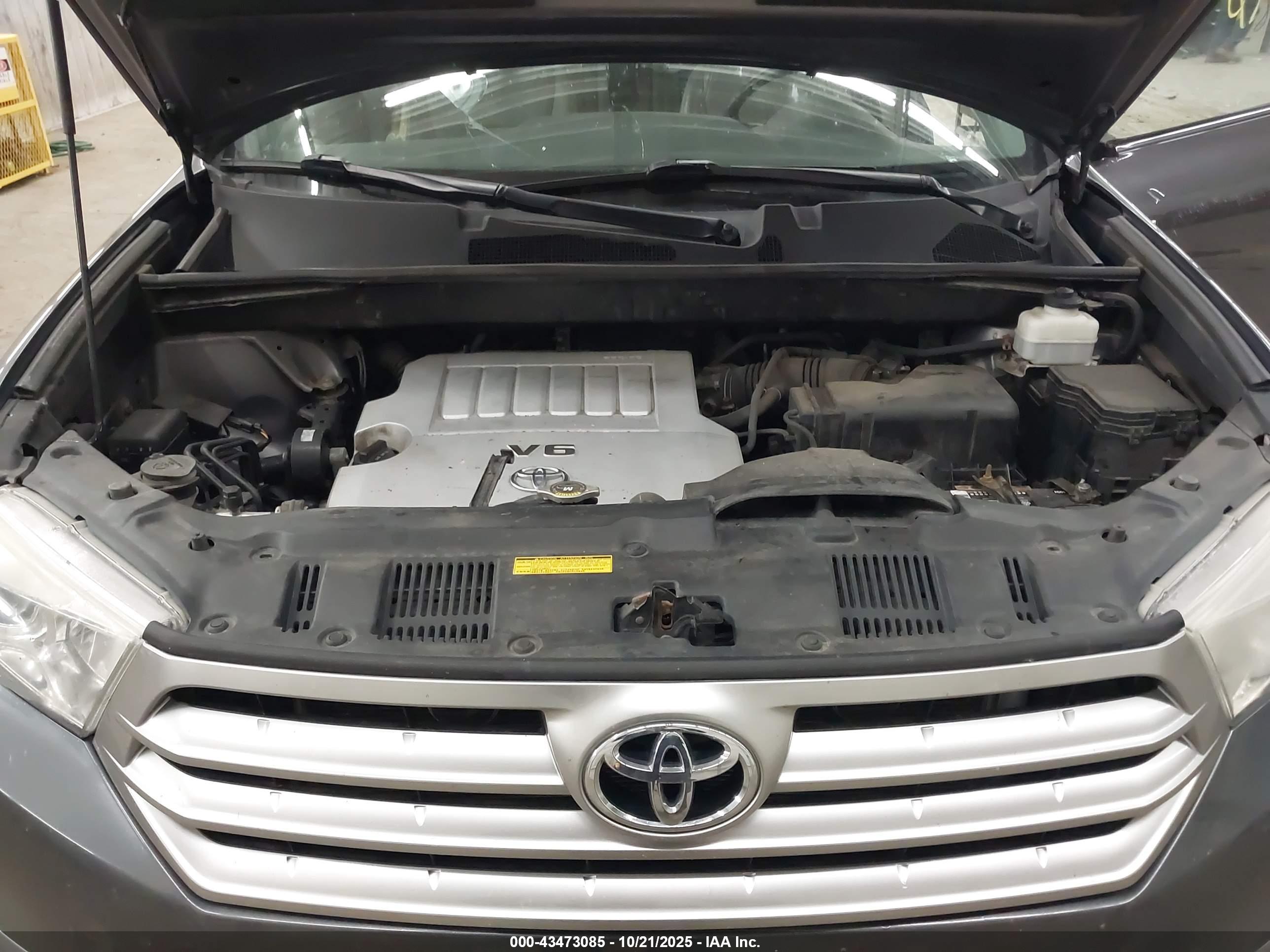 TOYOTA HIGHLANDER image 10