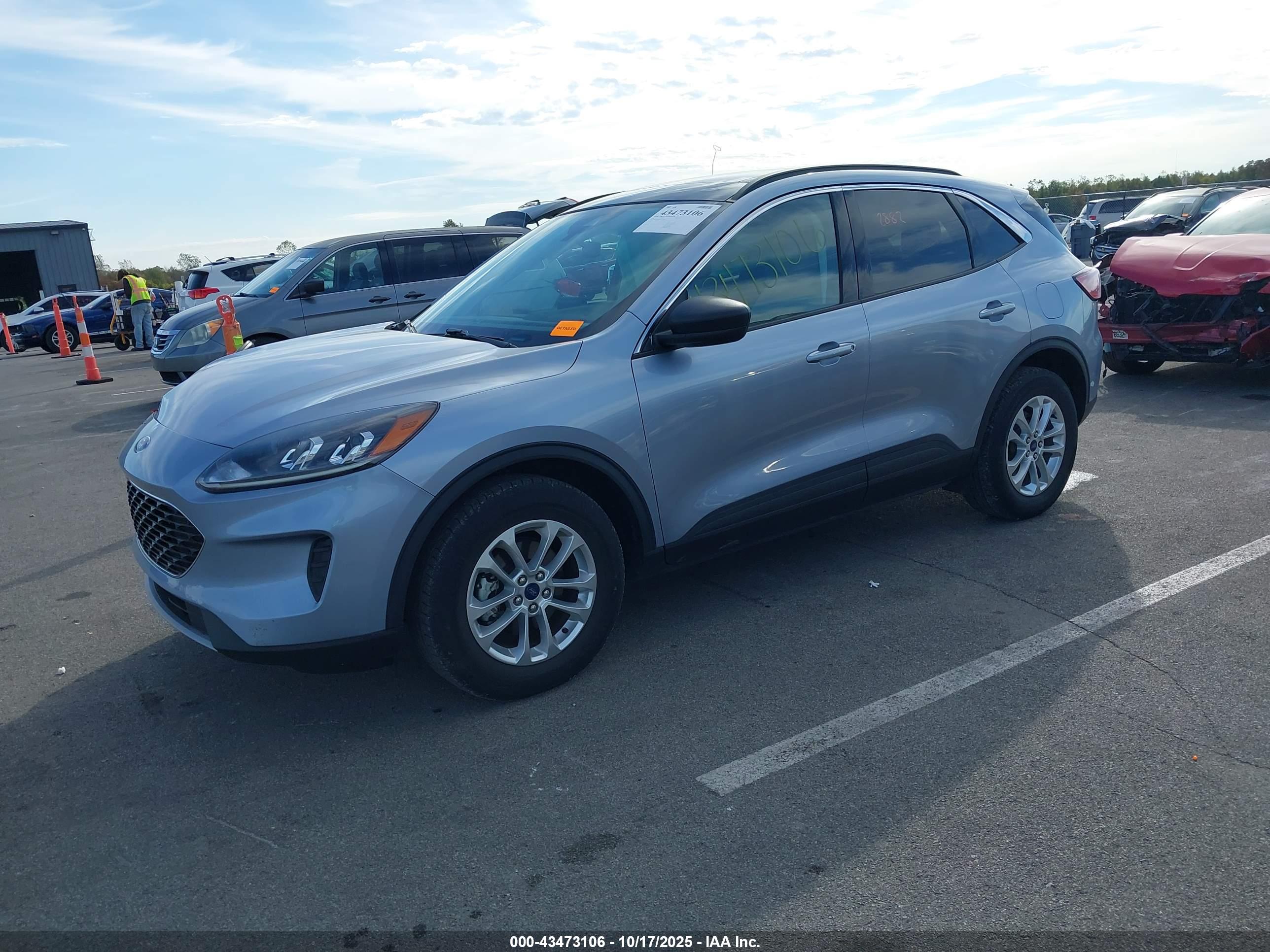 FORD ESCAPE image 2