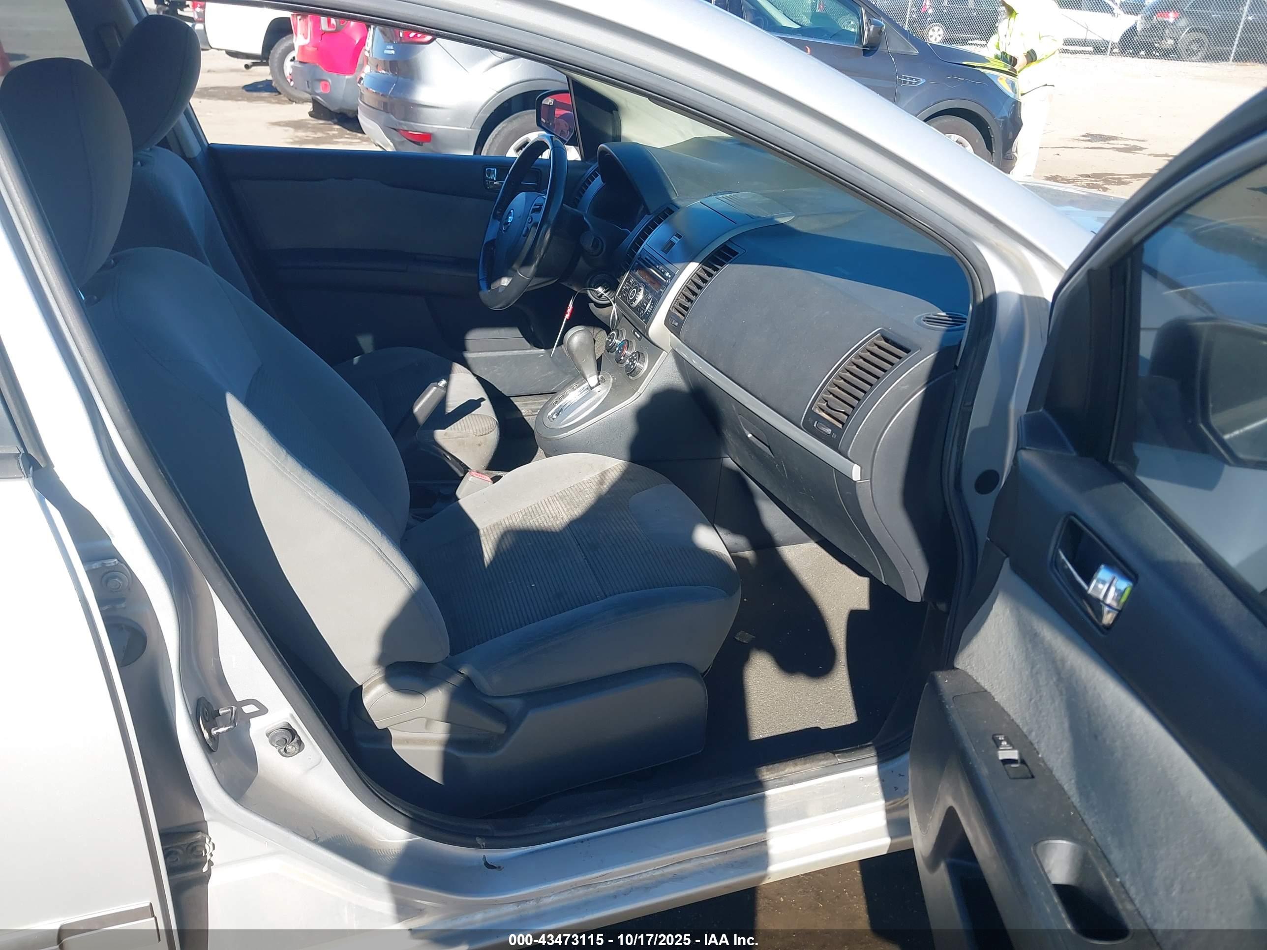 NISSAN SENTRA image 5