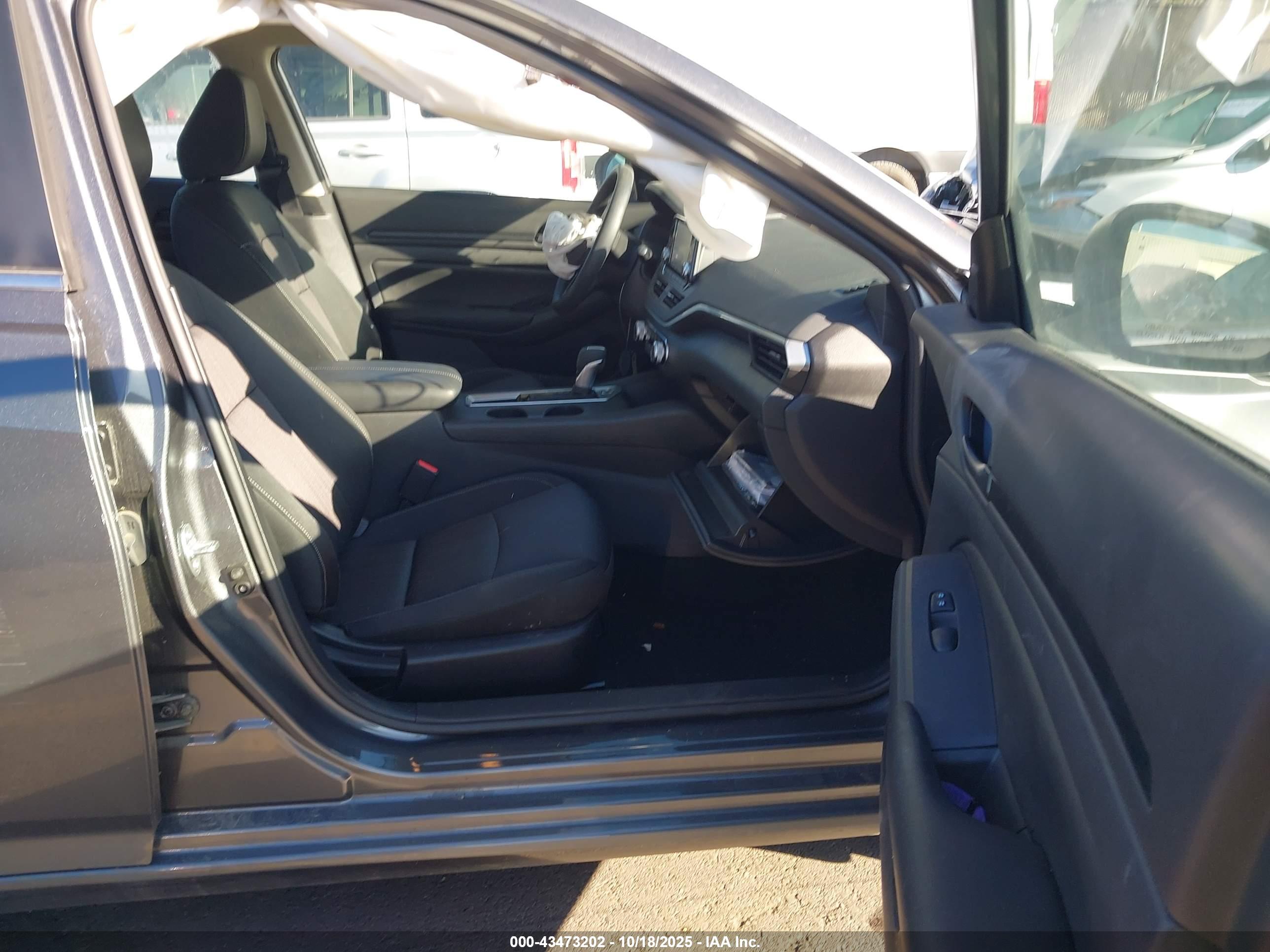 NISSAN ALTIMA image 5