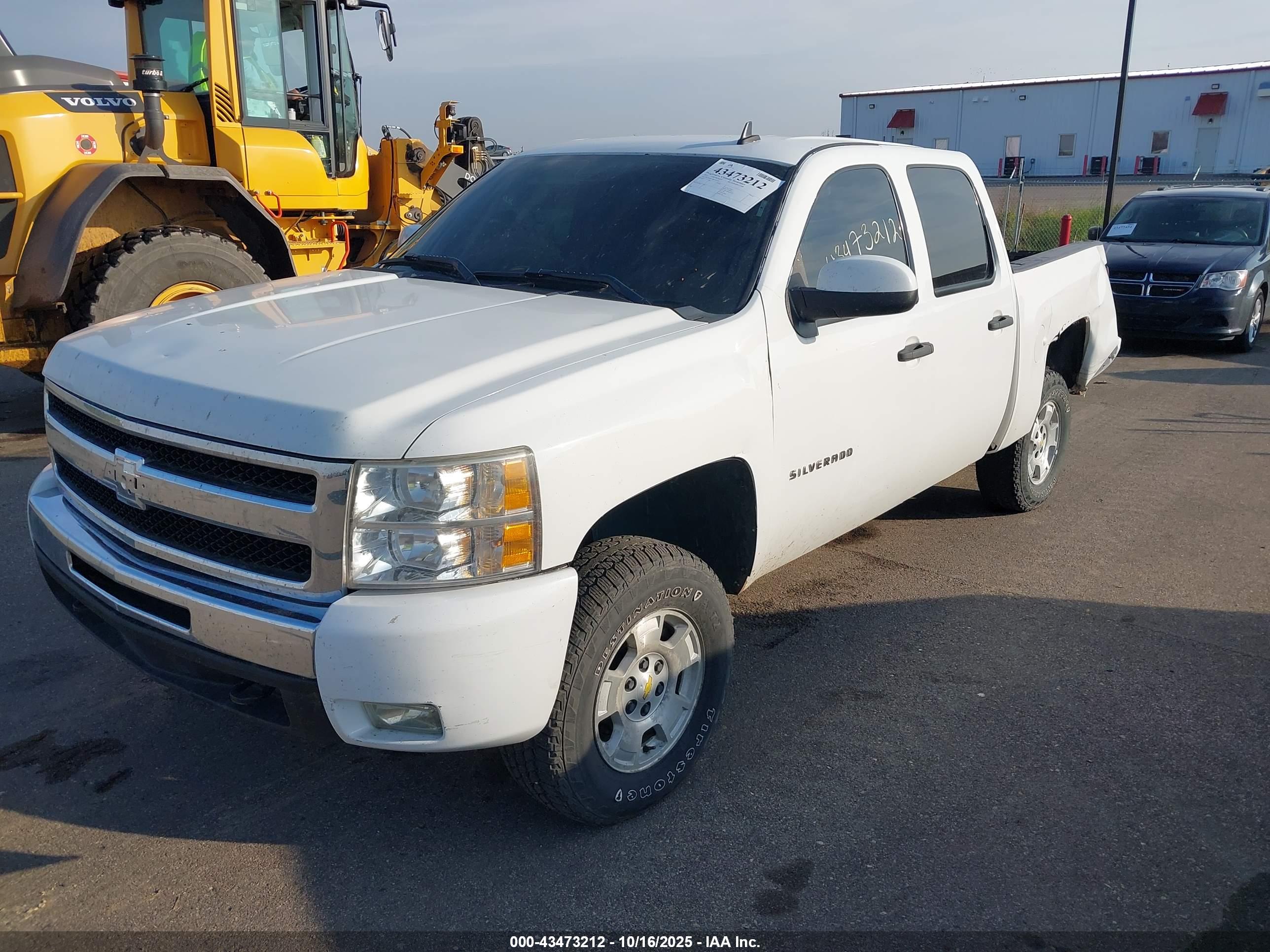 CHEVROLET SILVERADO image 2