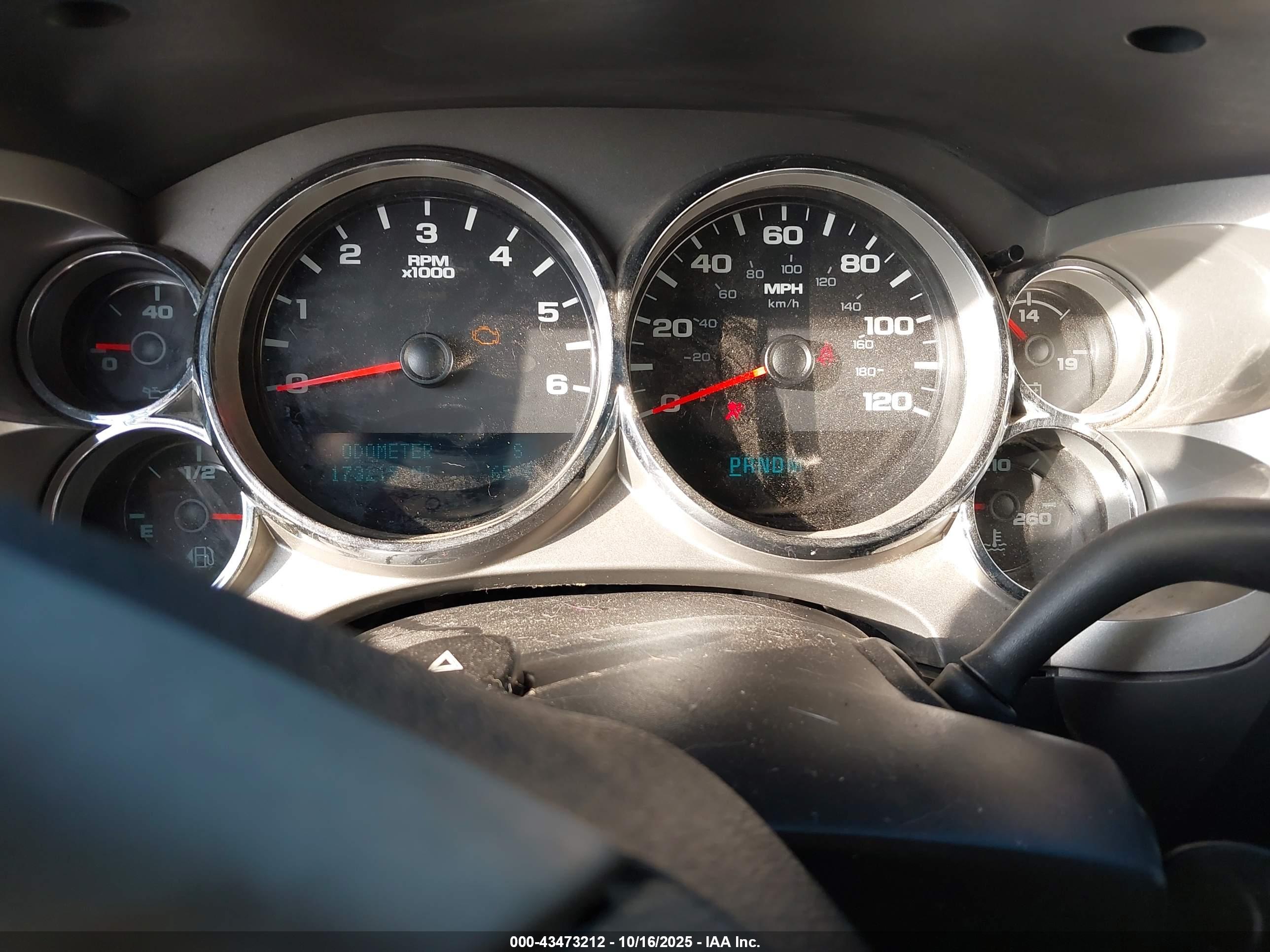 CHEVROLET SILVERADO image 7