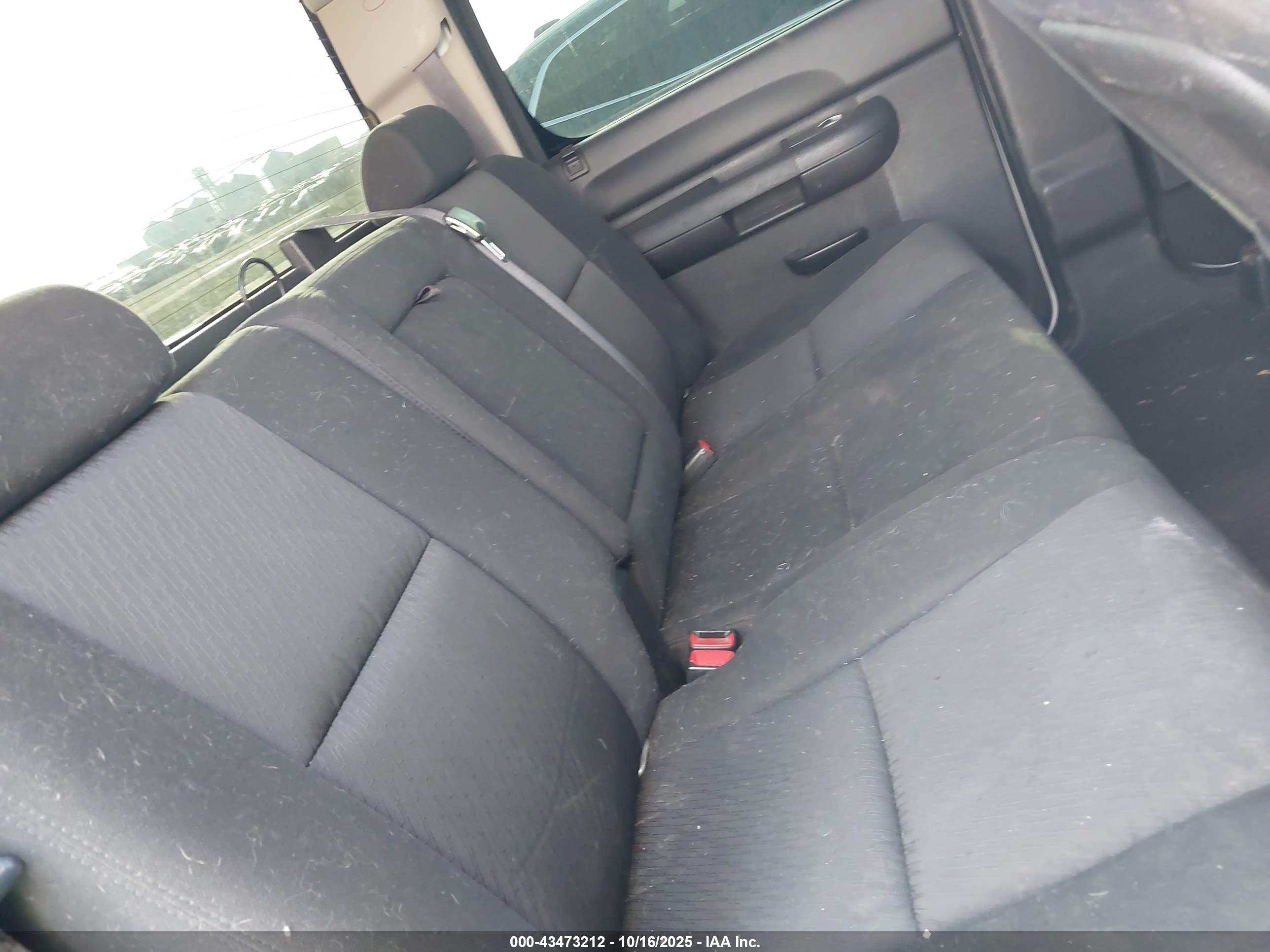 CHEVROLET SILVERADO image 8