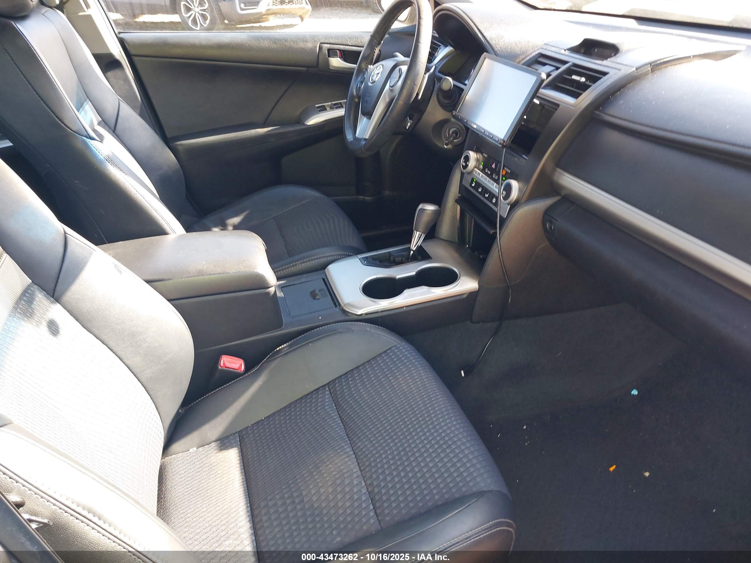 TOYOTA CAMRY image 5