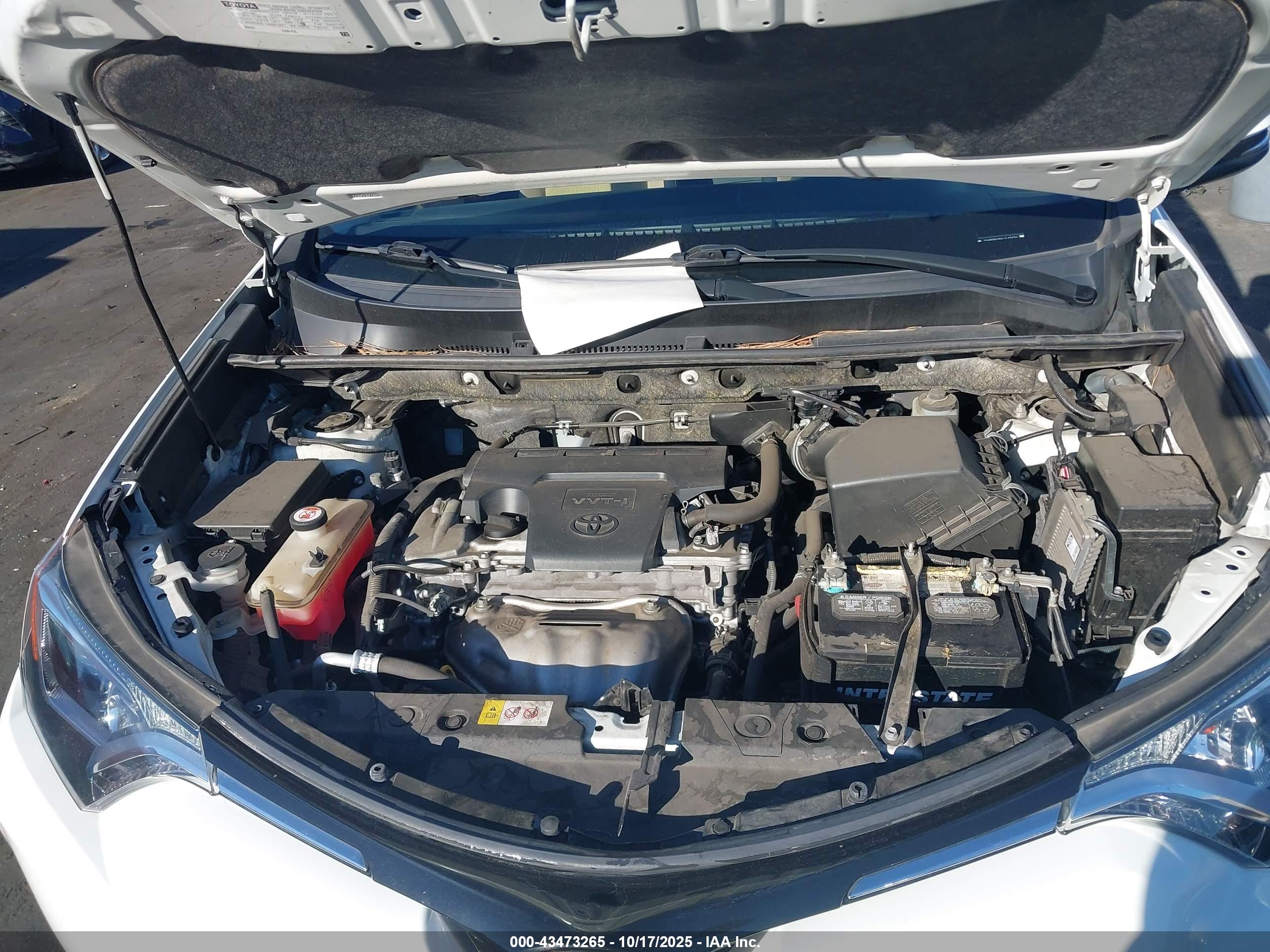 TOYOTA RAV4 image 10