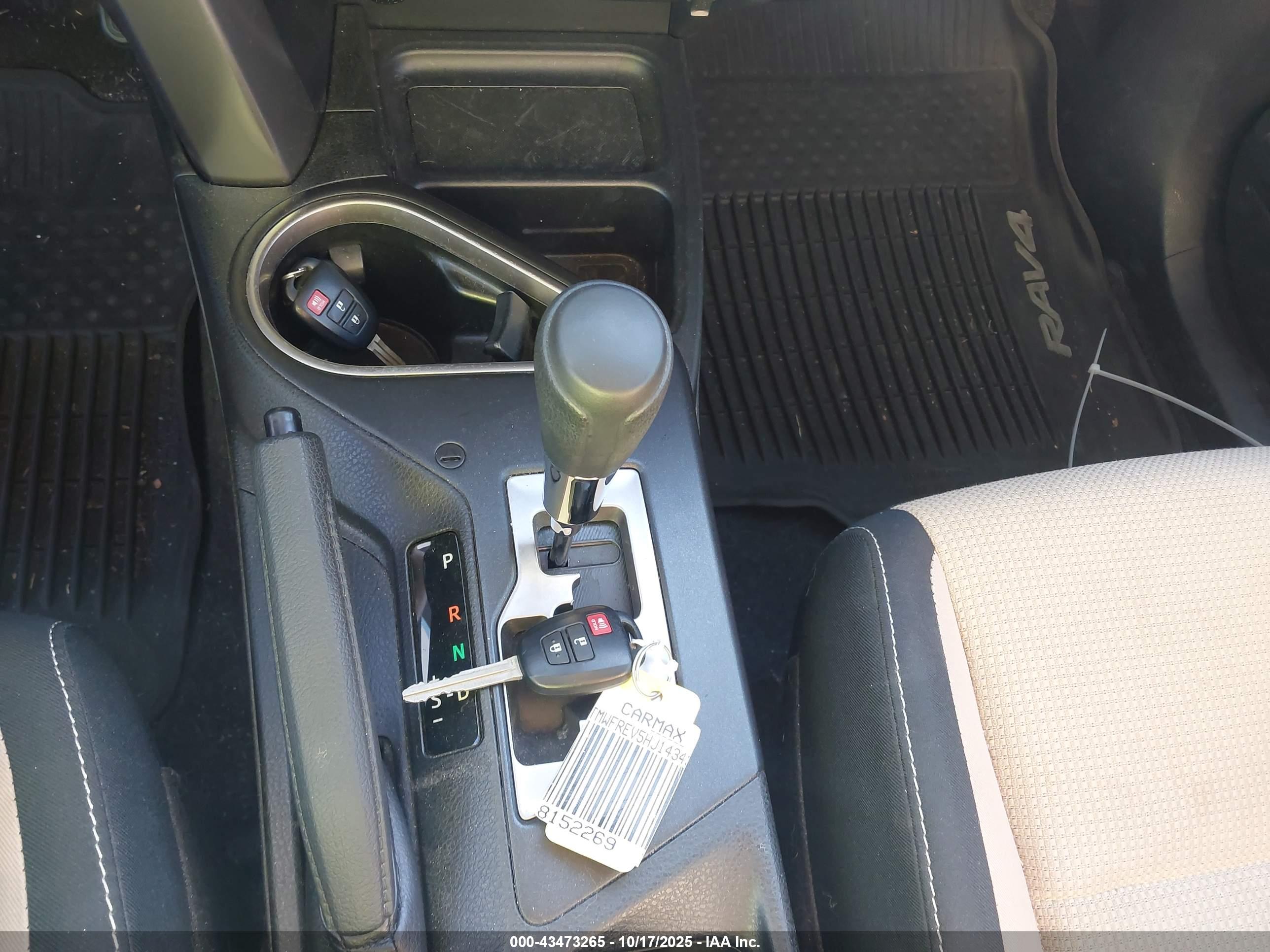 TOYOTA RAV4 image 11