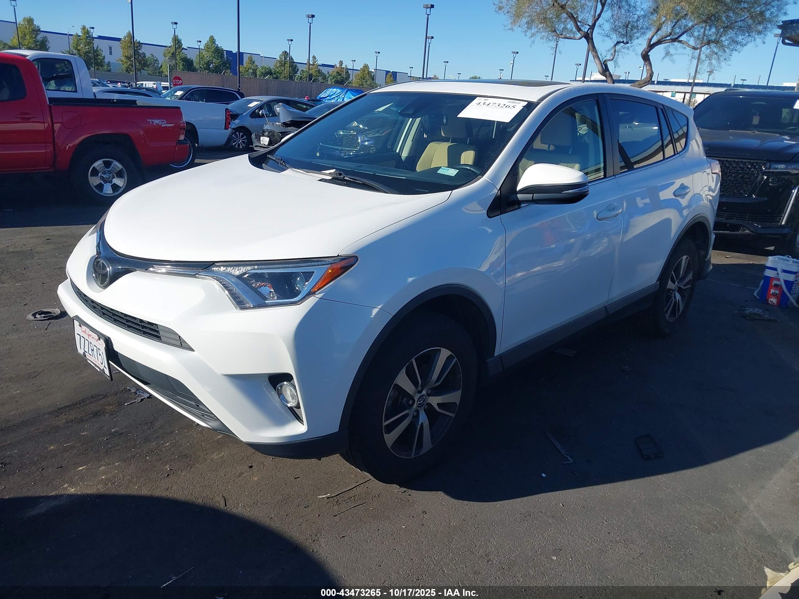 TOYOTA RAV4 image 2