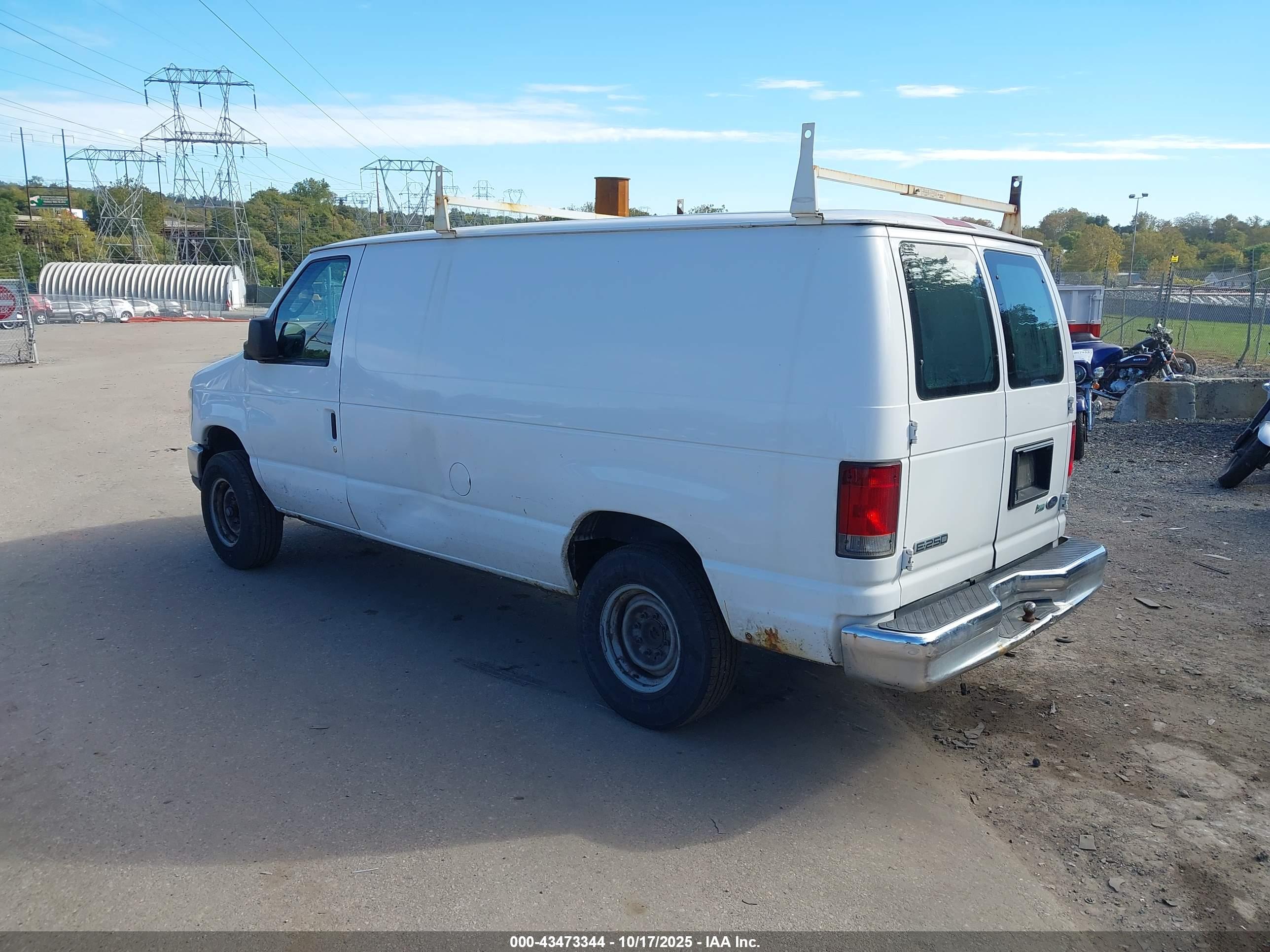 FORD E-250 image 3