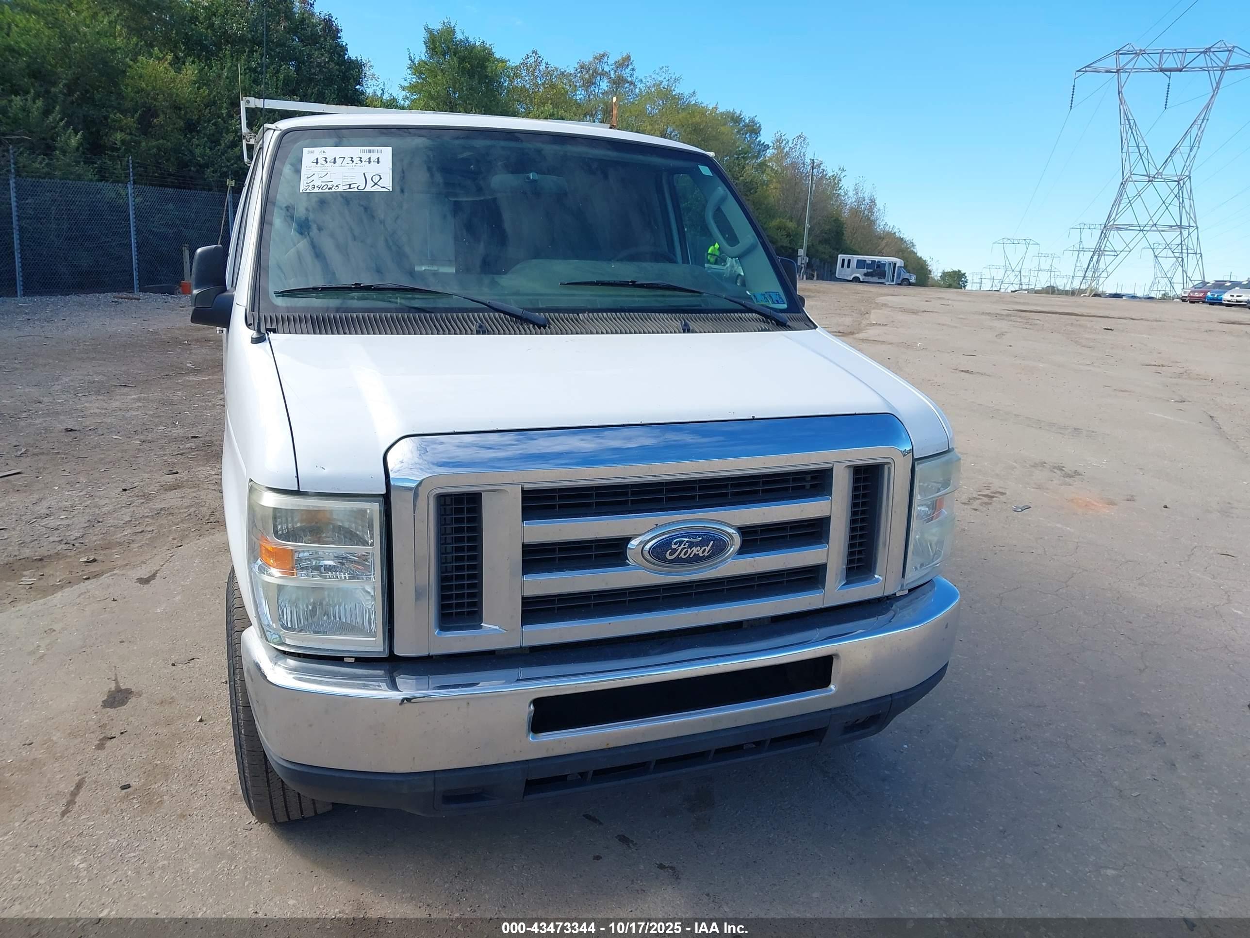 FORD E-250 image 6