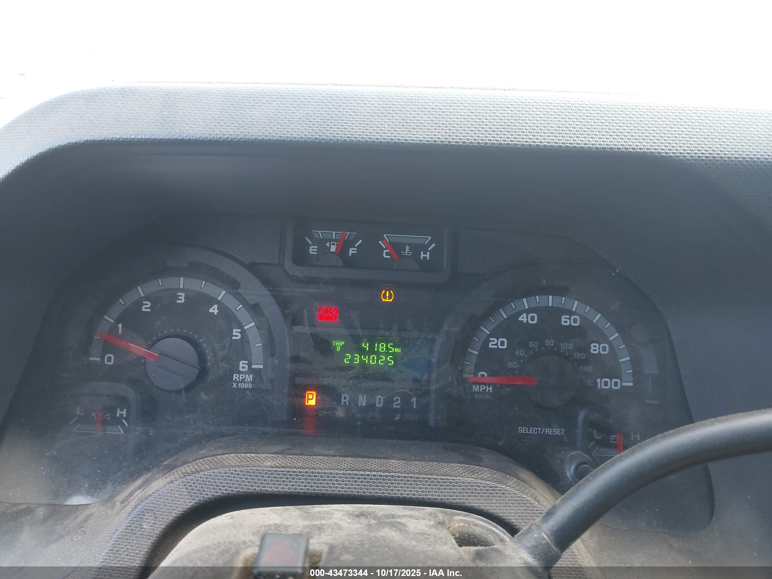 FORD E-250 image 7