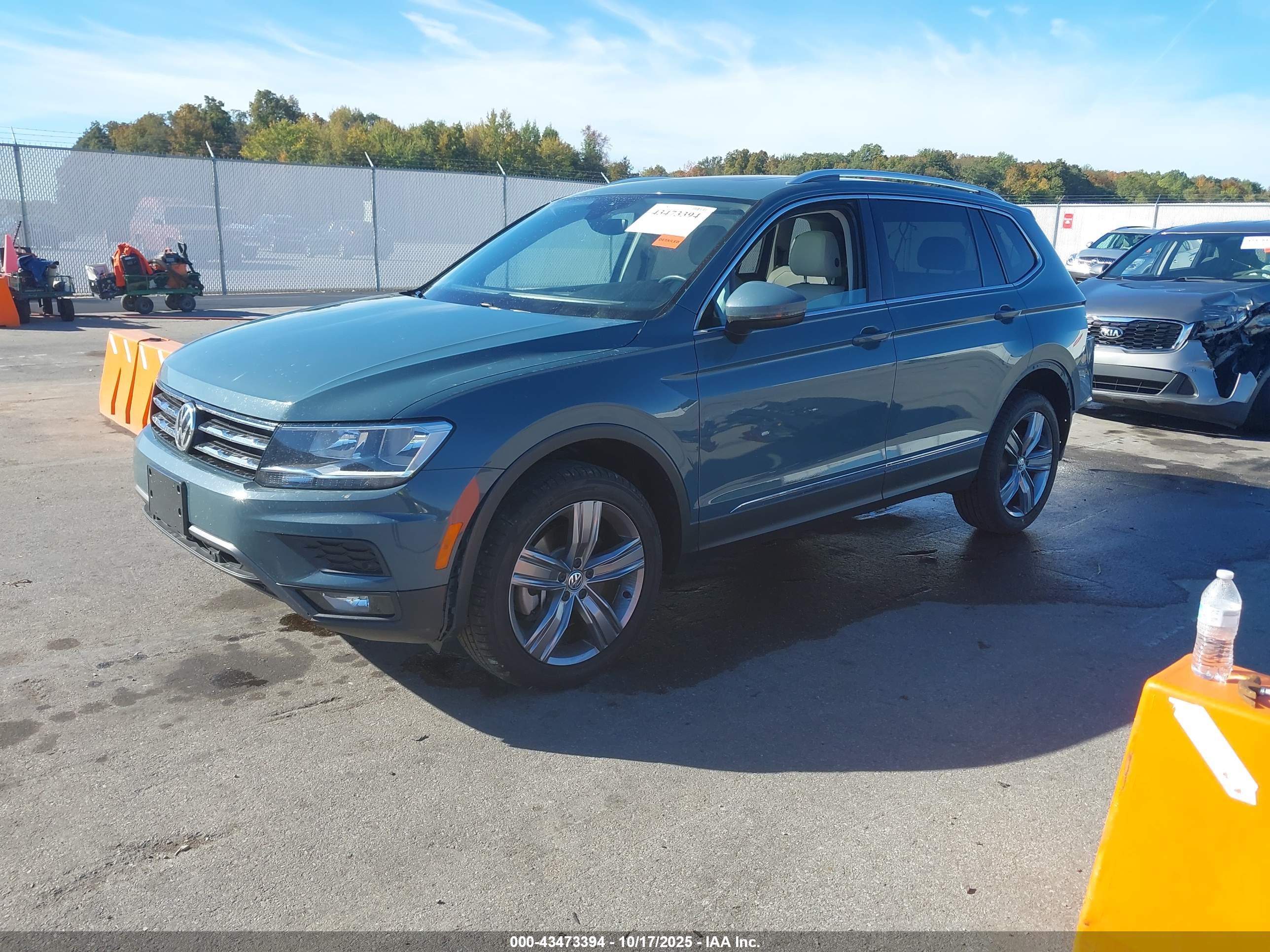 VOLKSWAGEN TIGUAN image 2