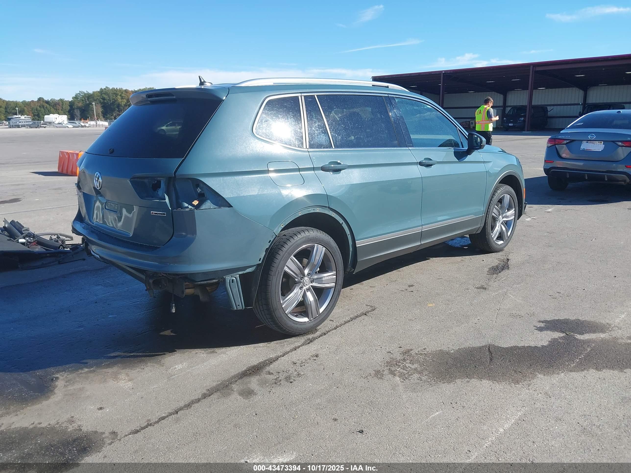 VOLKSWAGEN TIGUAN image 4