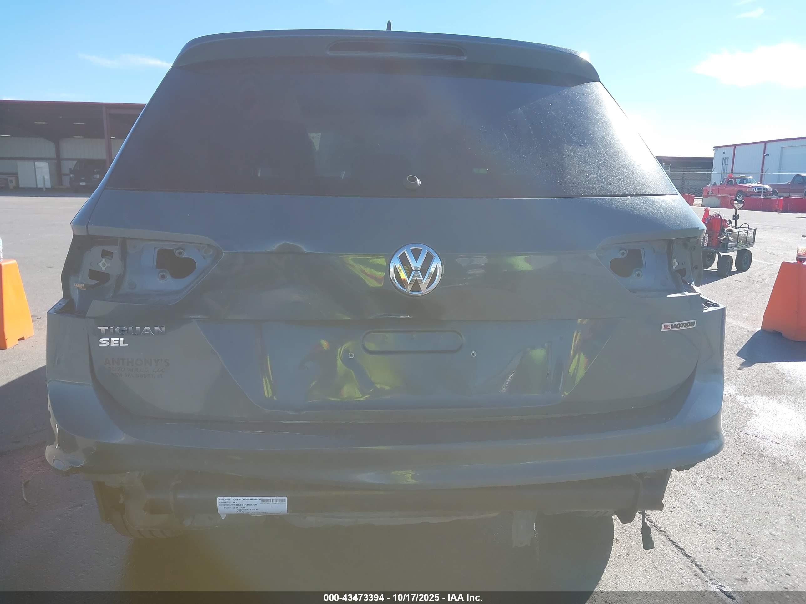 VOLKSWAGEN TIGUAN image 6