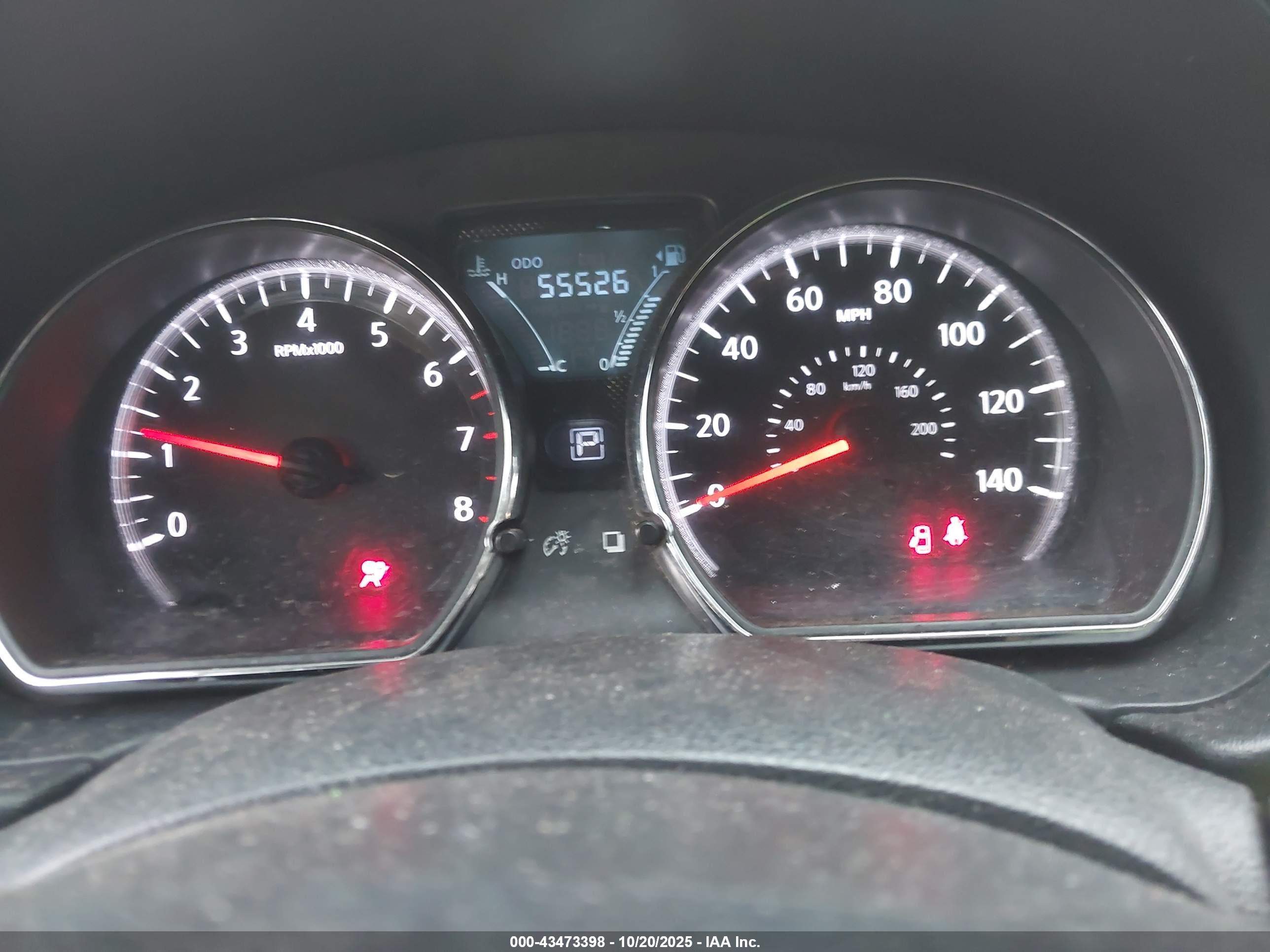 NISSAN VERSA image 7