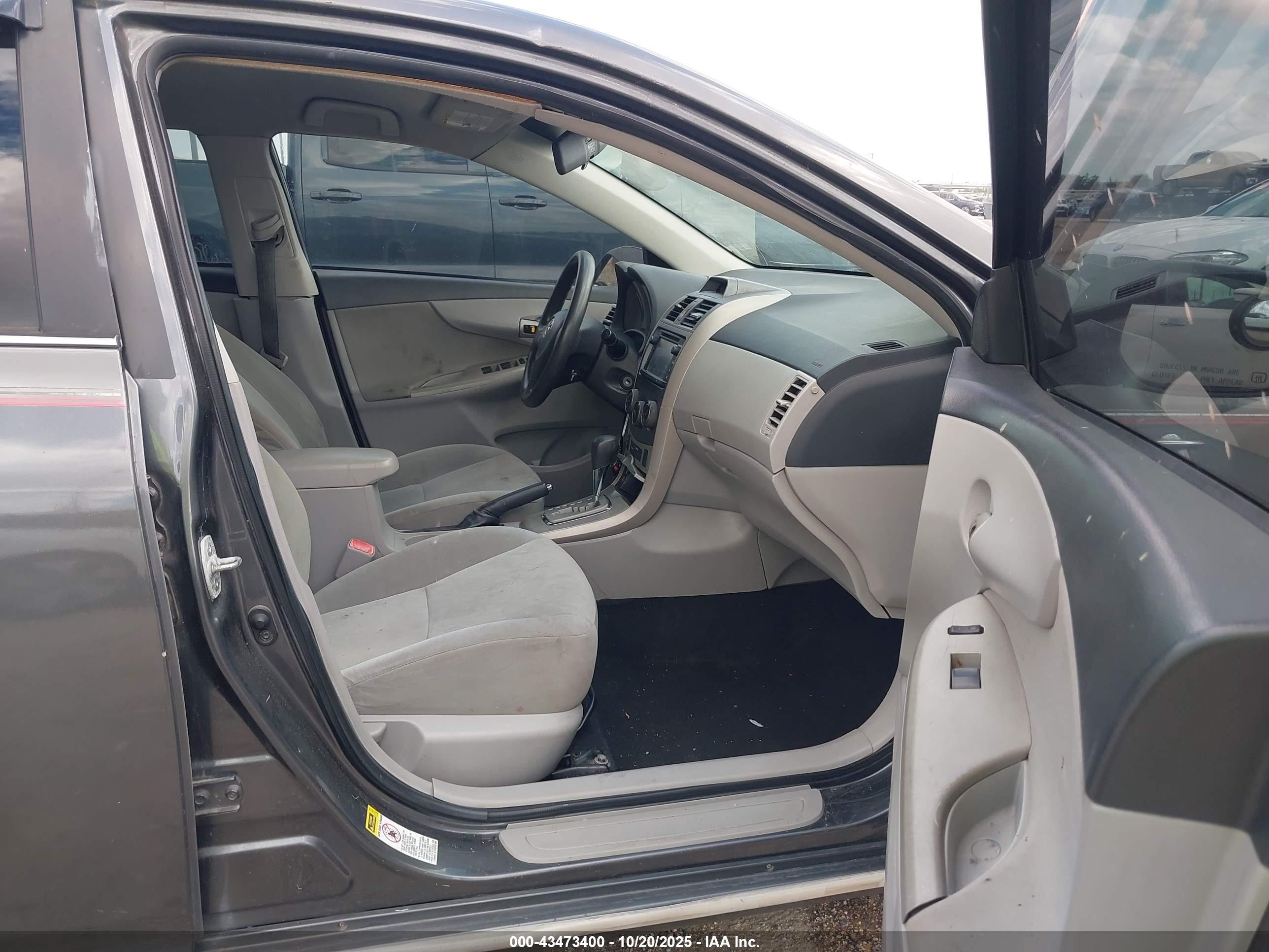 TOYOTA COROLLA image 5