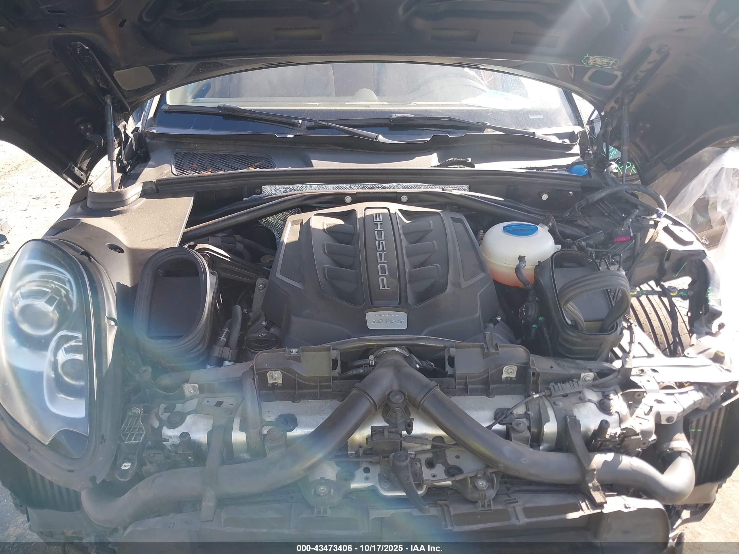 PORSCHE MACAN image 10