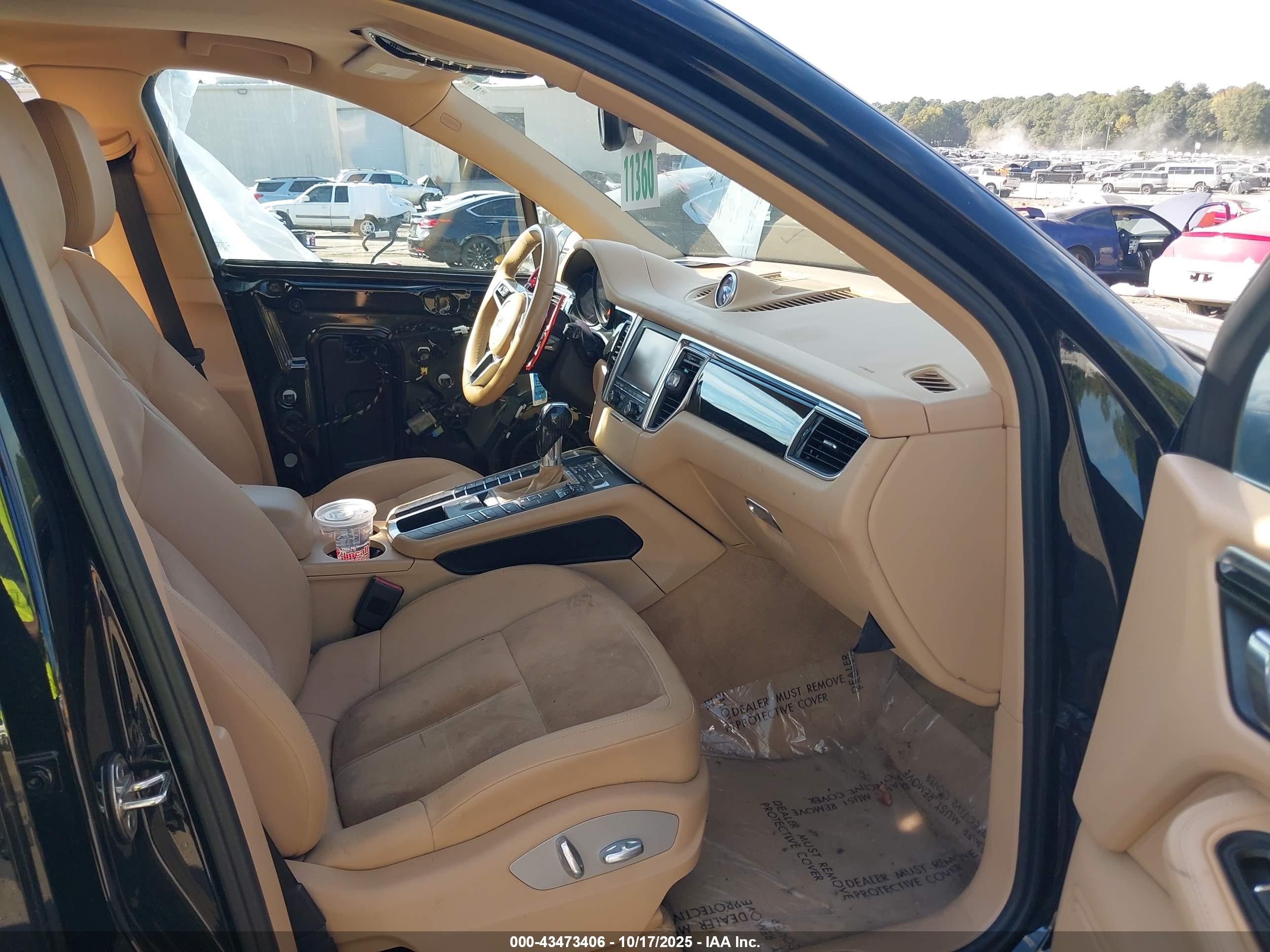 PORSCHE MACAN image 5