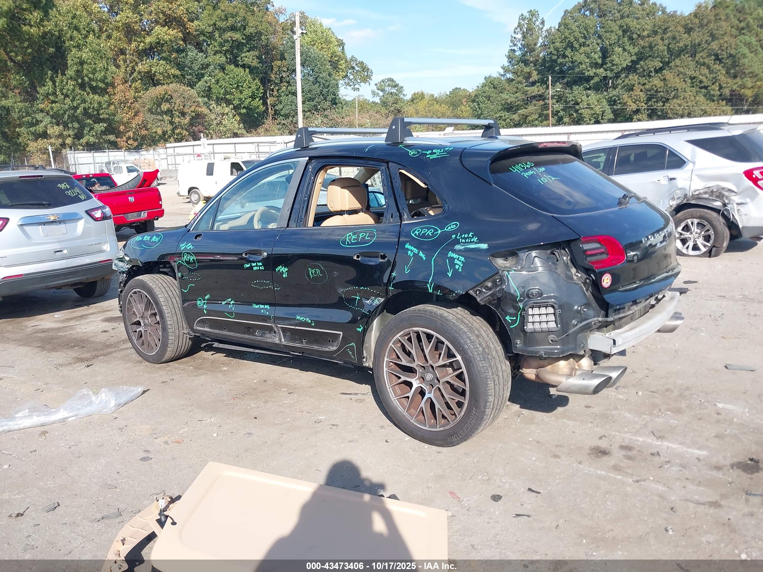 PORSCHE MACAN image 6