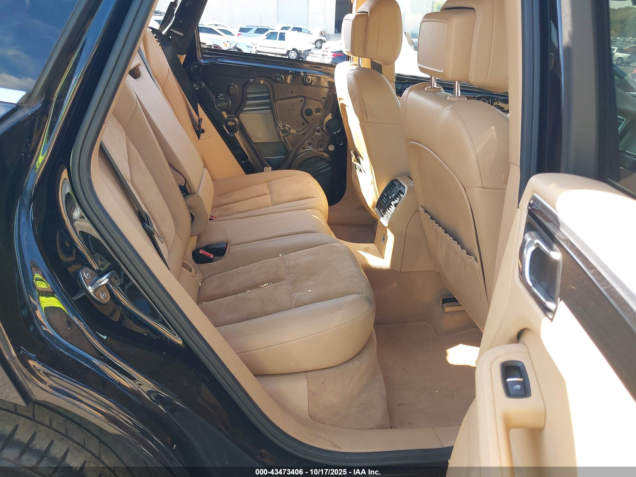 PORSCHE MACAN image 8