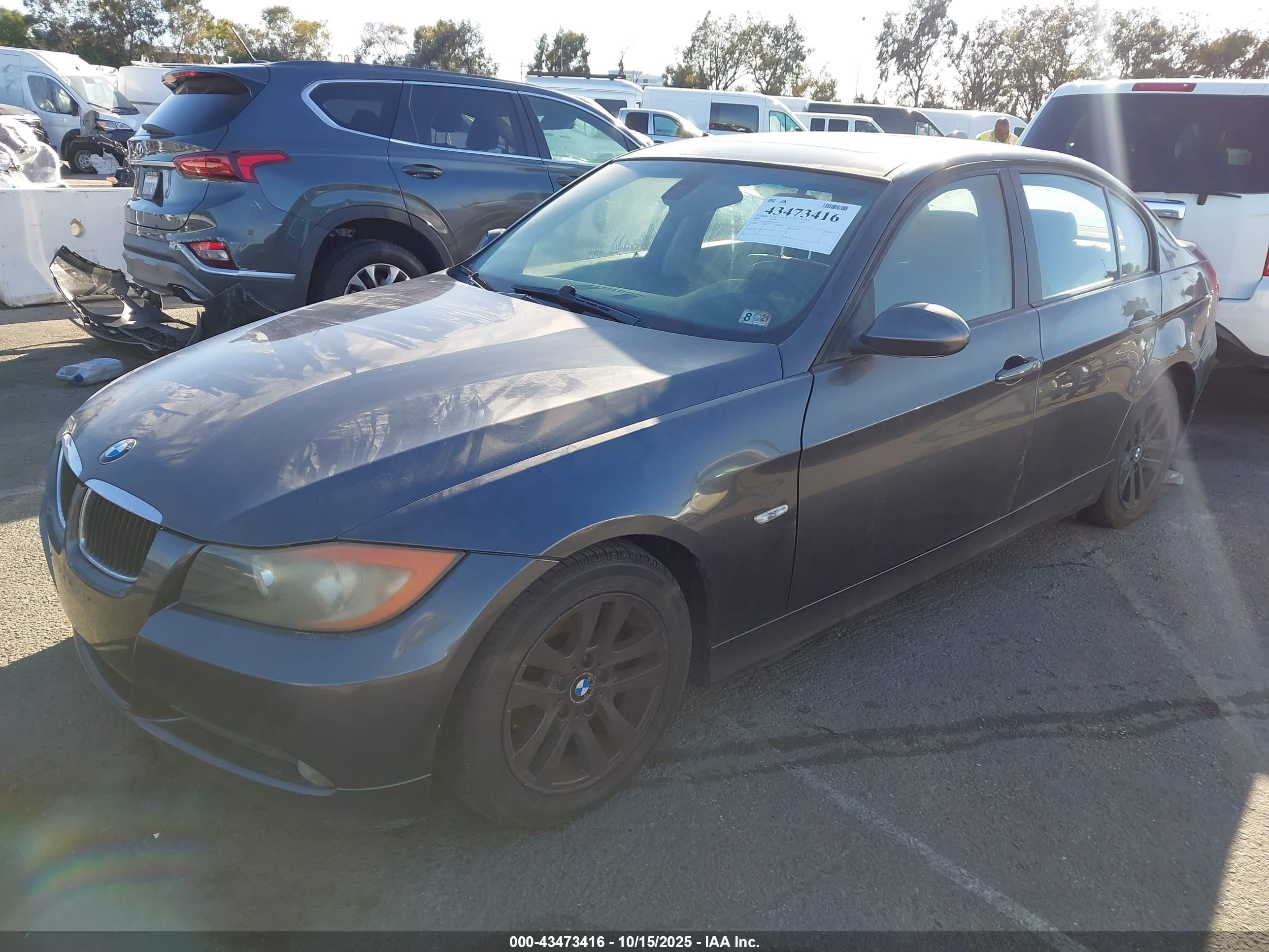 BMW 325I image 2