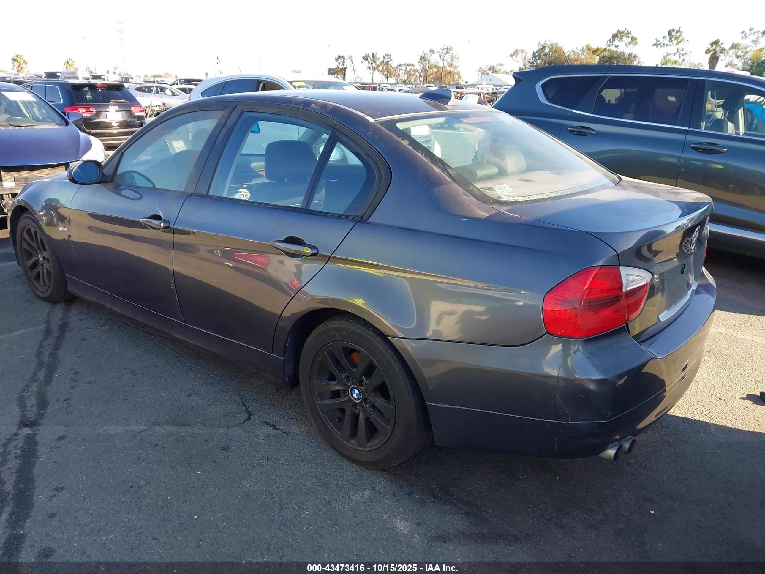 BMW 325I image 3