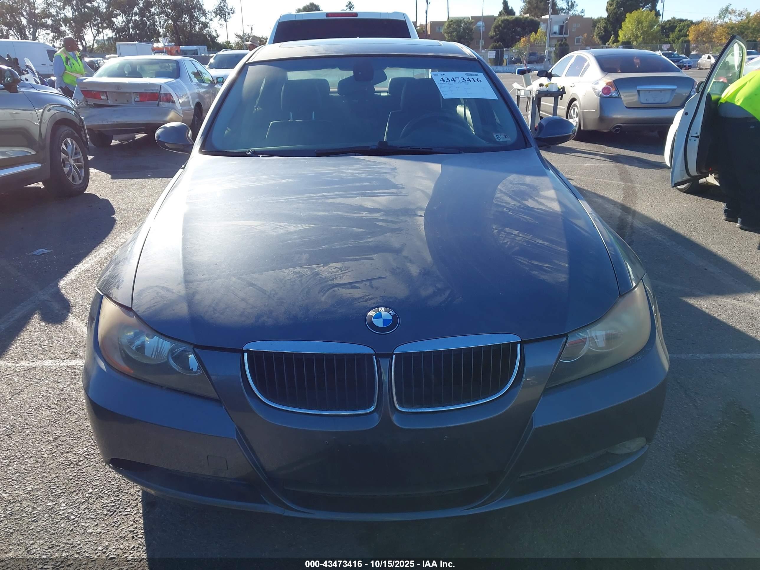 BMW 325I image 6