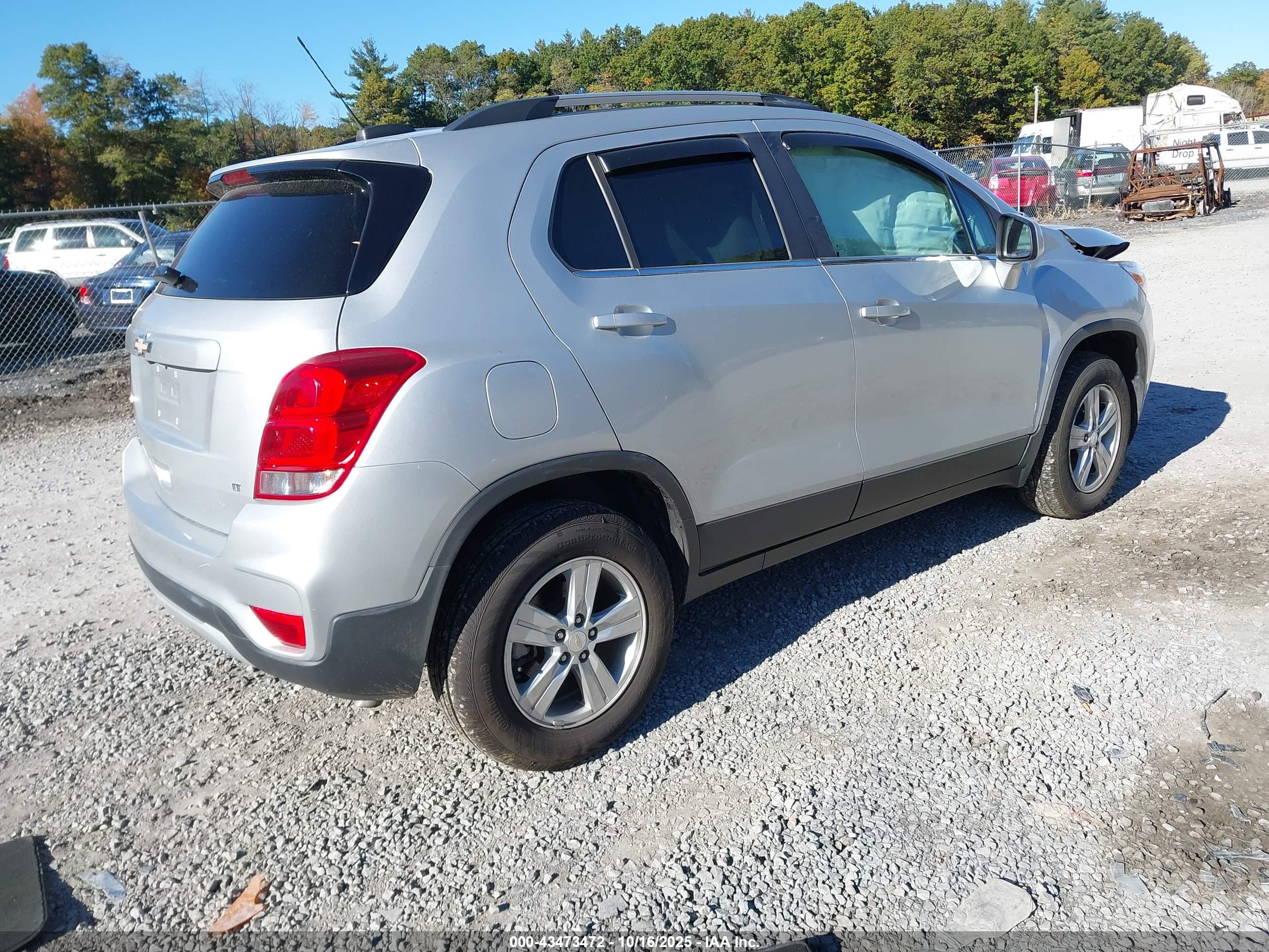 CHEVROLET TRAX image 4