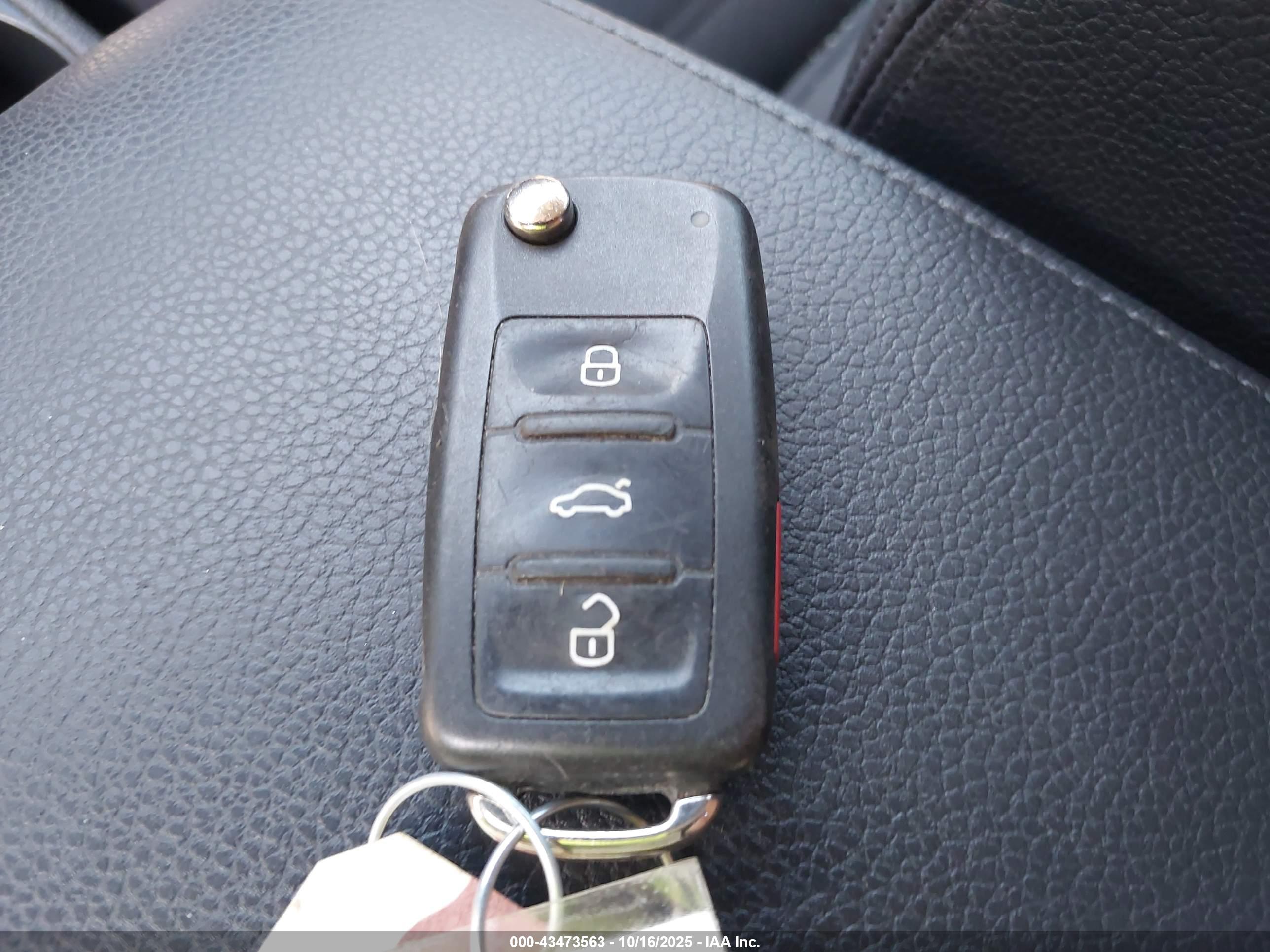 VOLKSWAGEN JETTA image 11