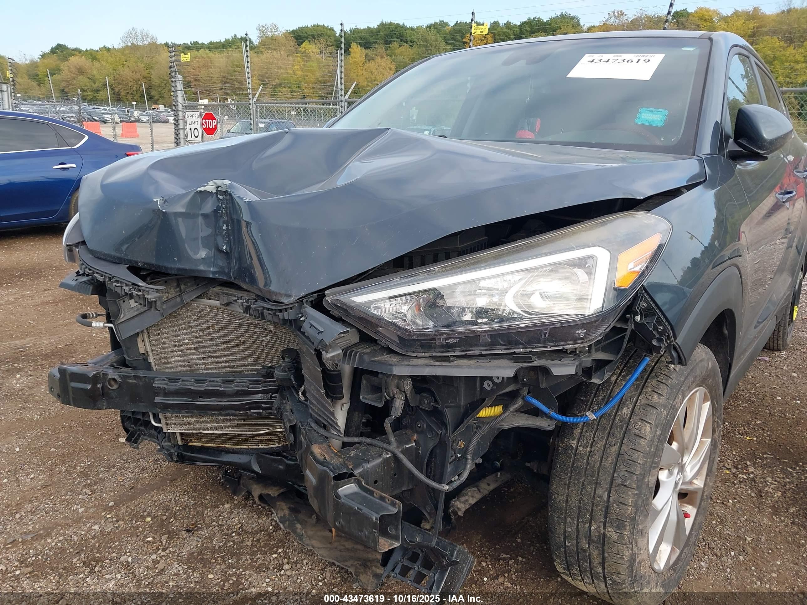 HYUNDAI TUCSON image 6