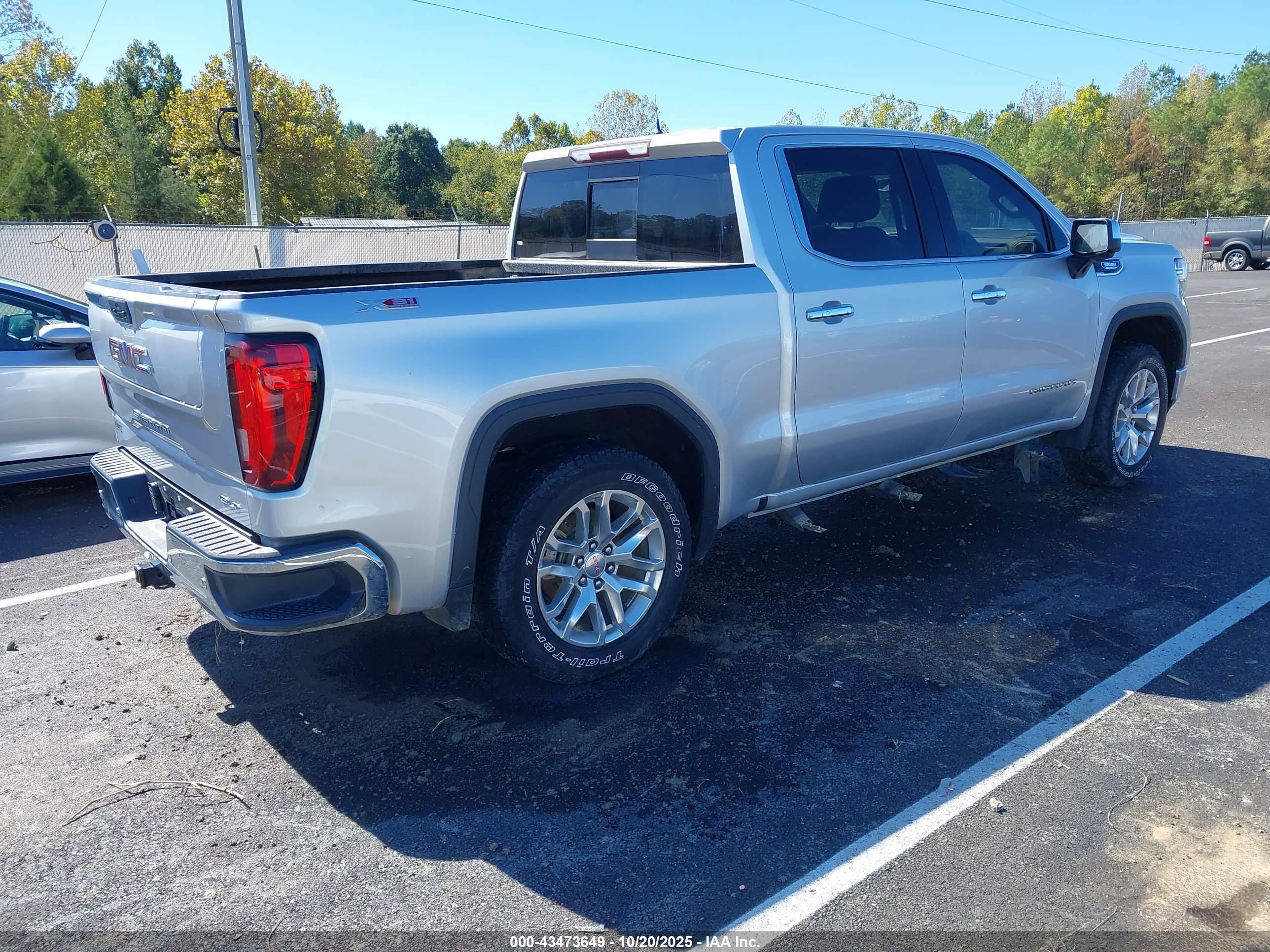 GMC SIERRA image 4