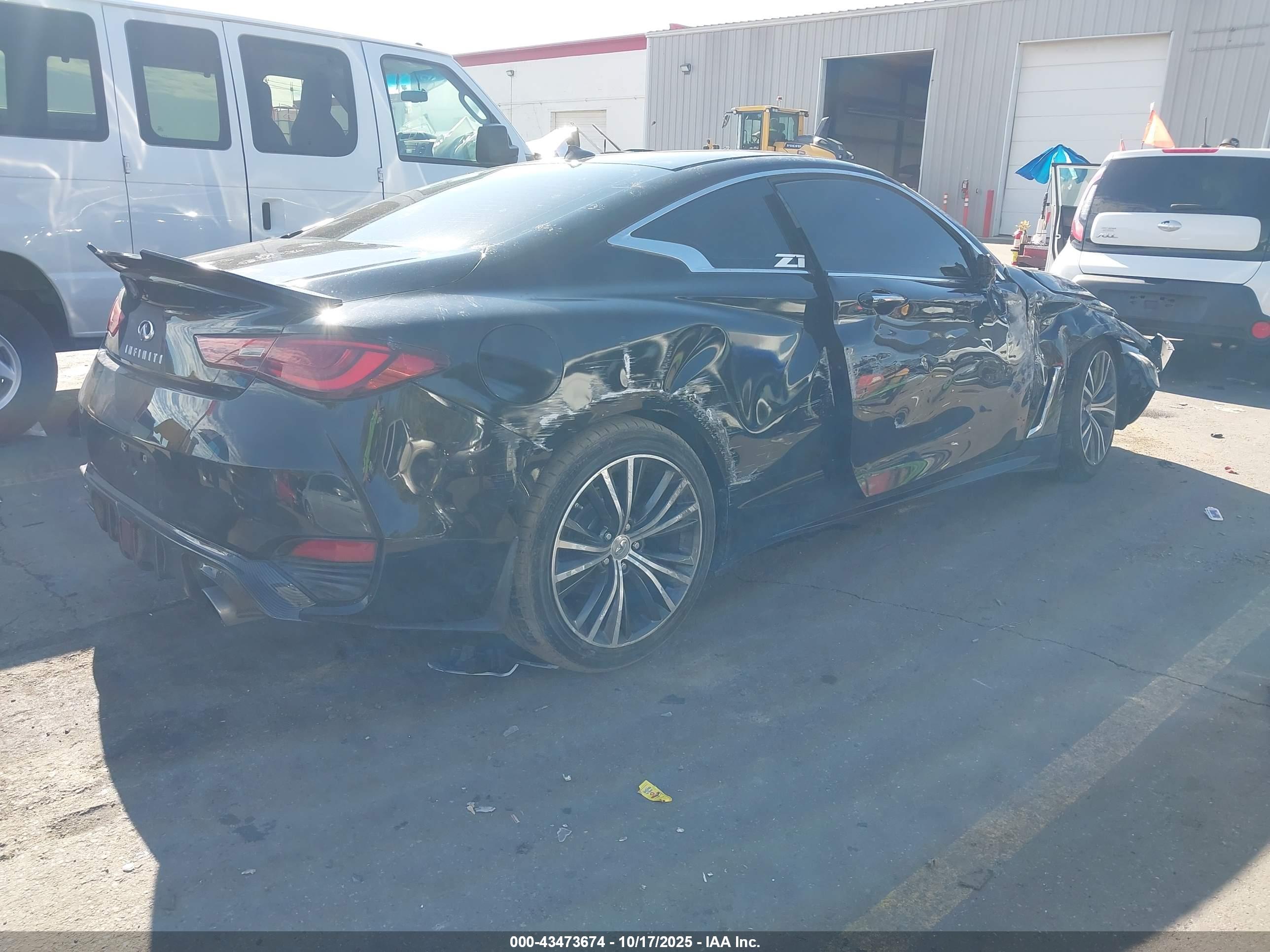 INFINITI Q60 image 4