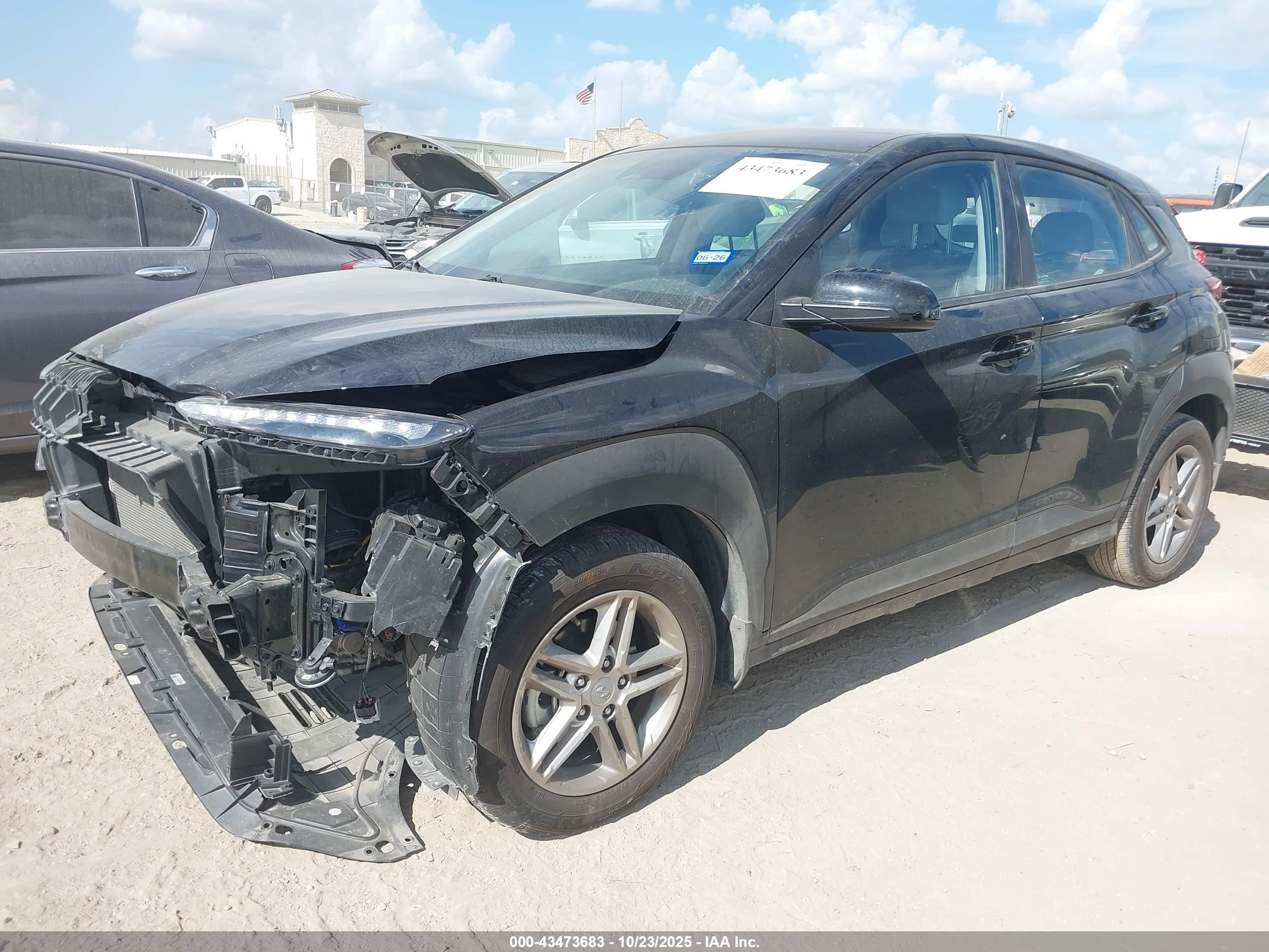 HYUNDAI KONA image 2