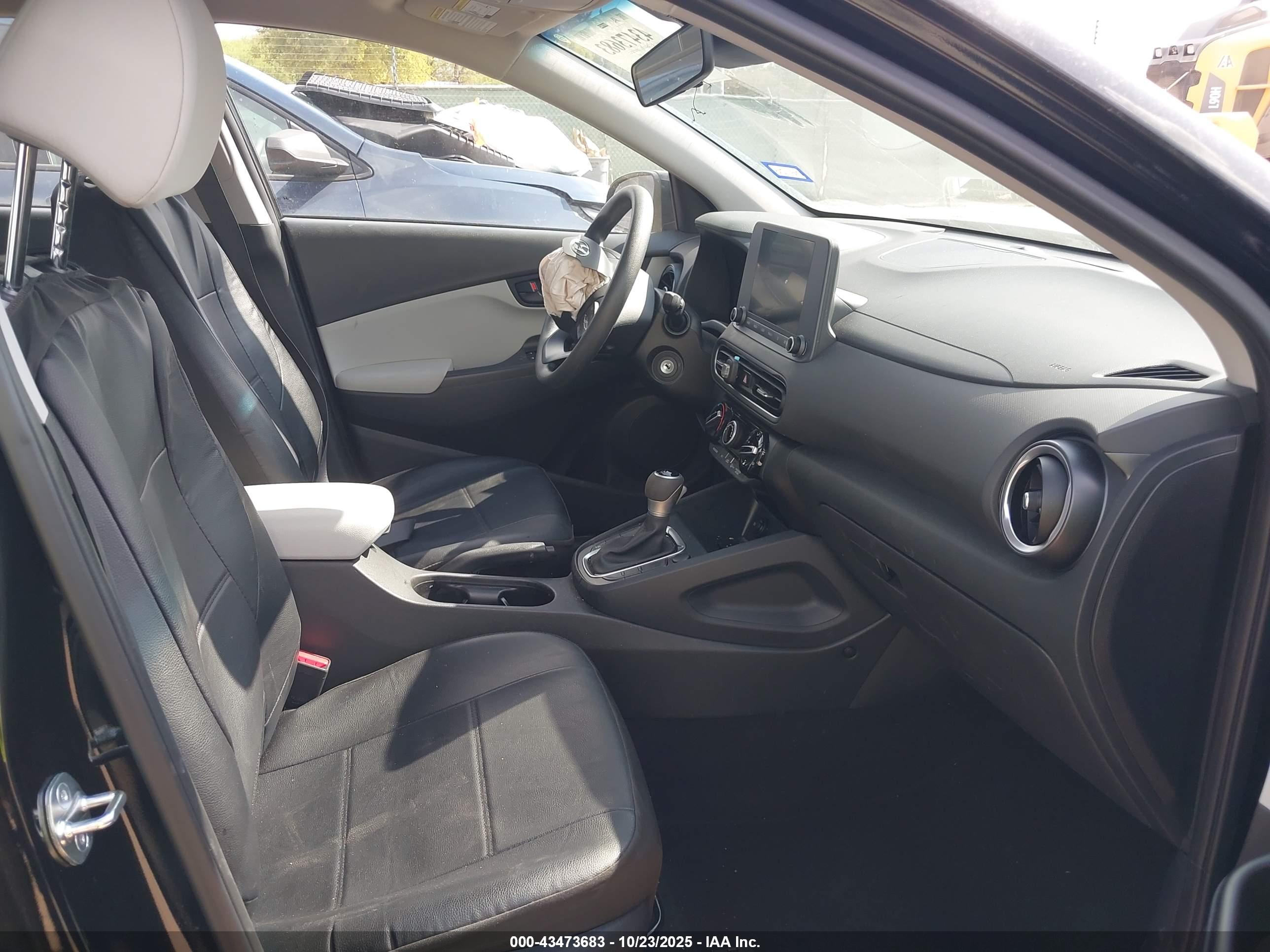 HYUNDAI KONA image 5