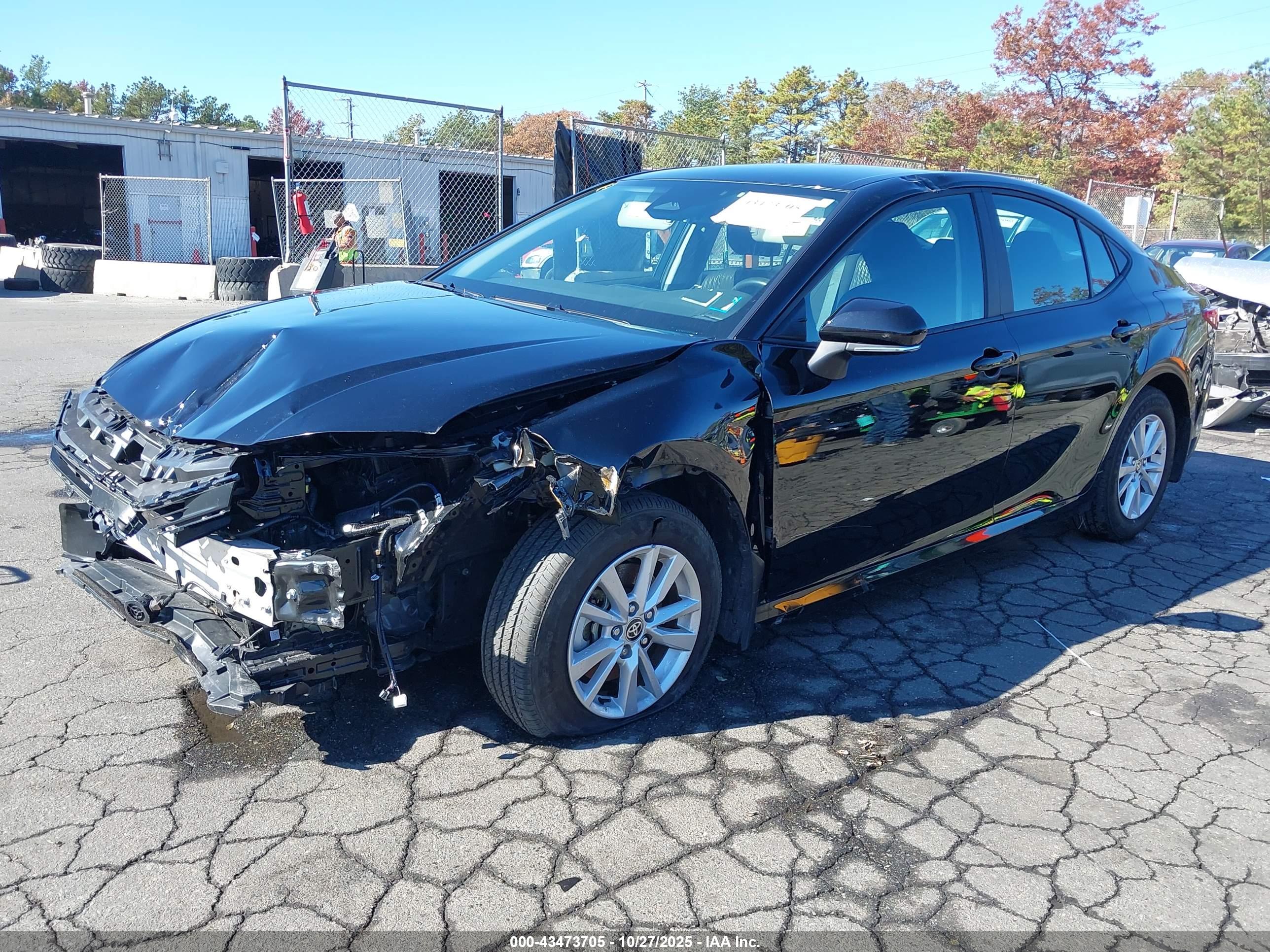 TOYOTA CAMRY image 2