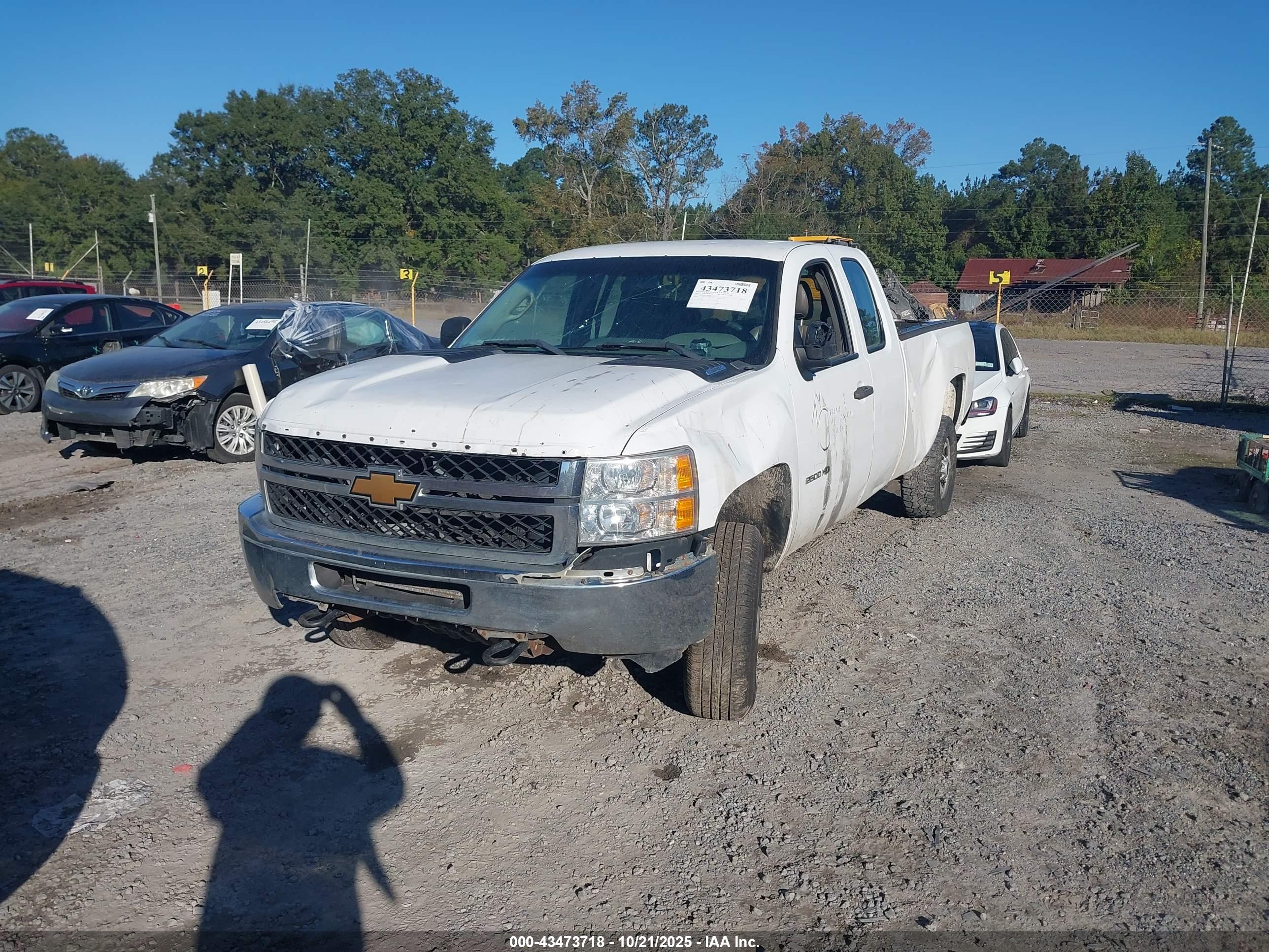 CHEVROLET SILVERADO image 6