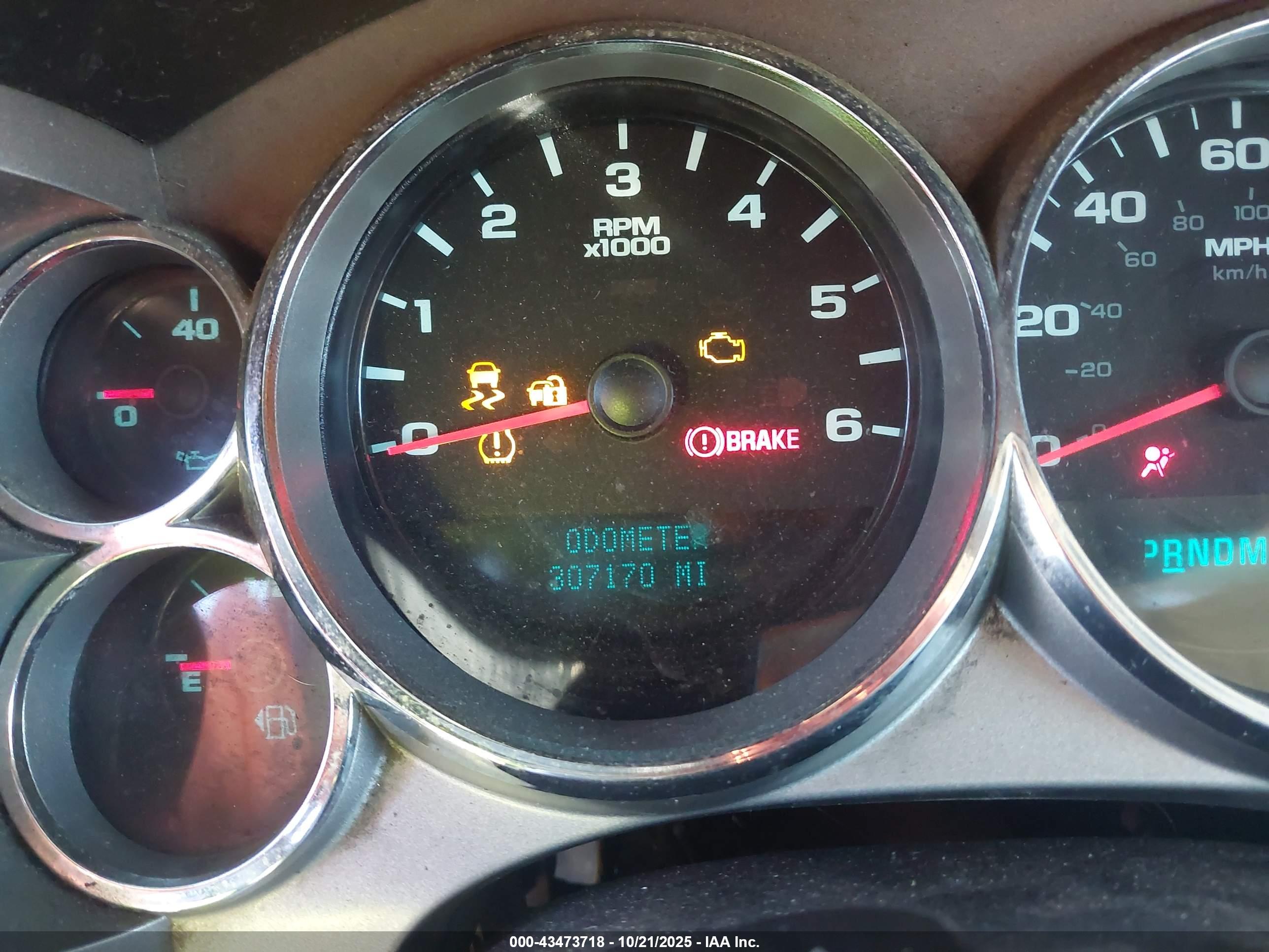 CHEVROLET SILVERADO image 7