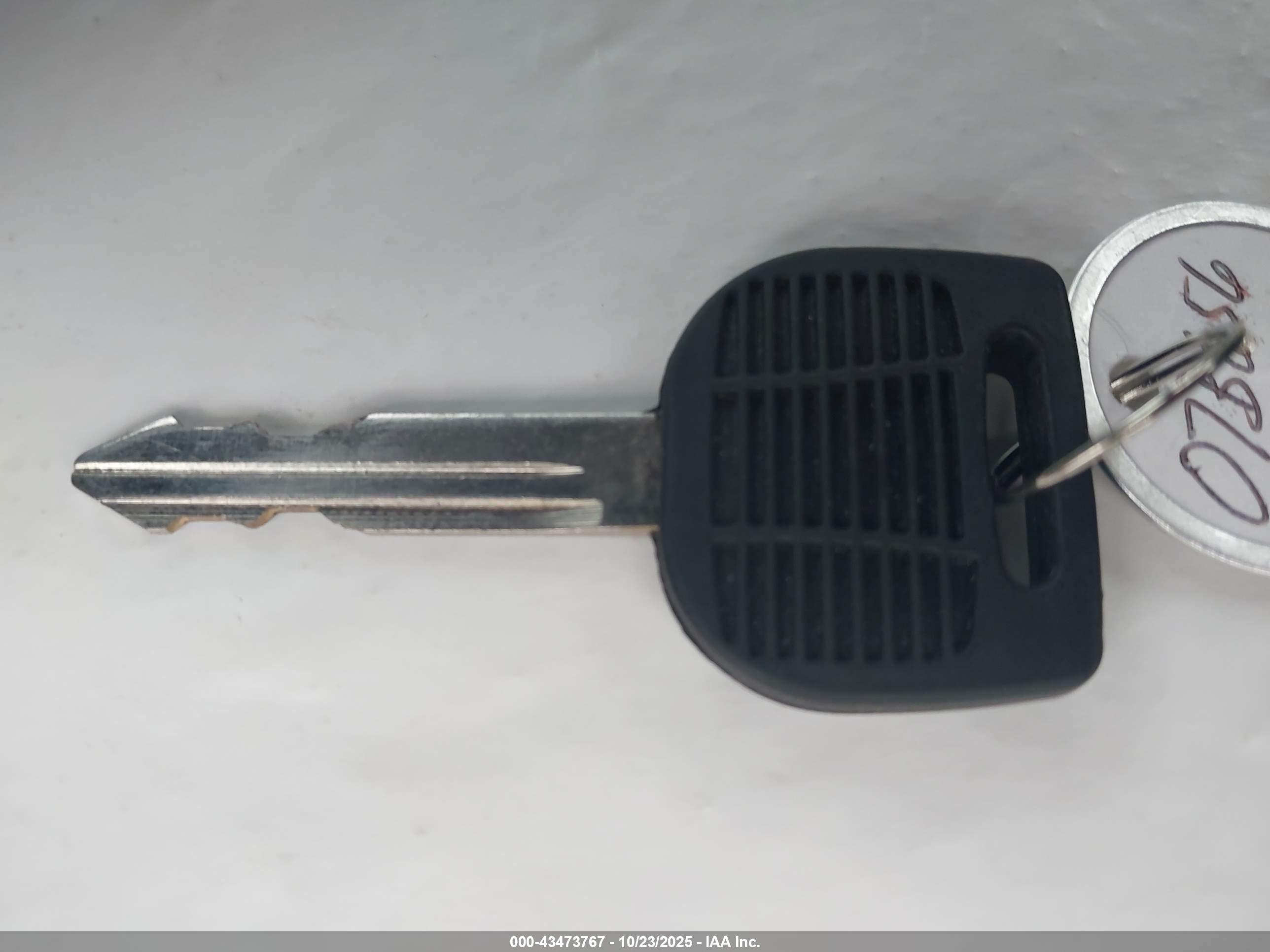 FREIGHTLINER M2 image 11