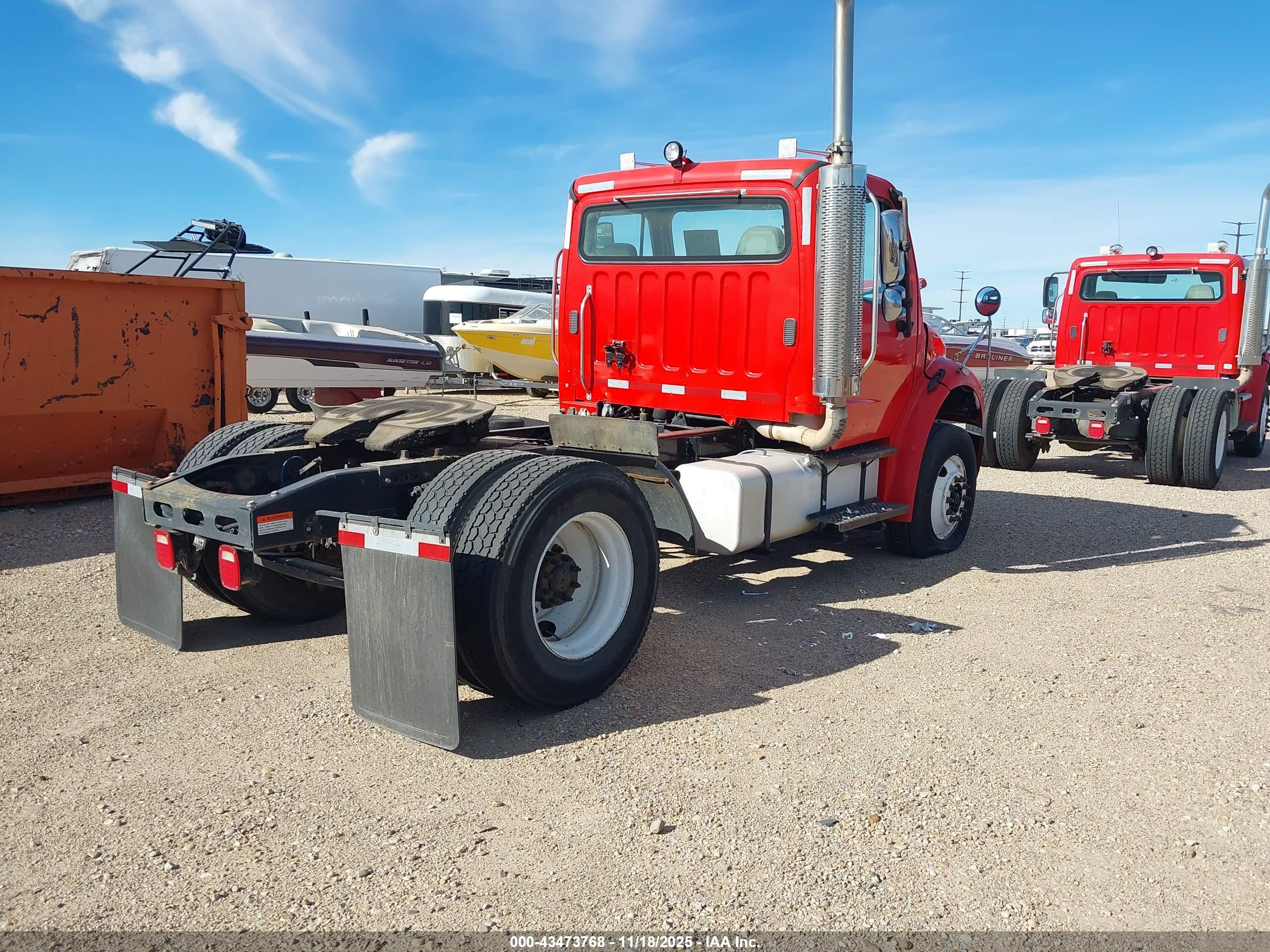 FREIGHTLINER M2 image 4