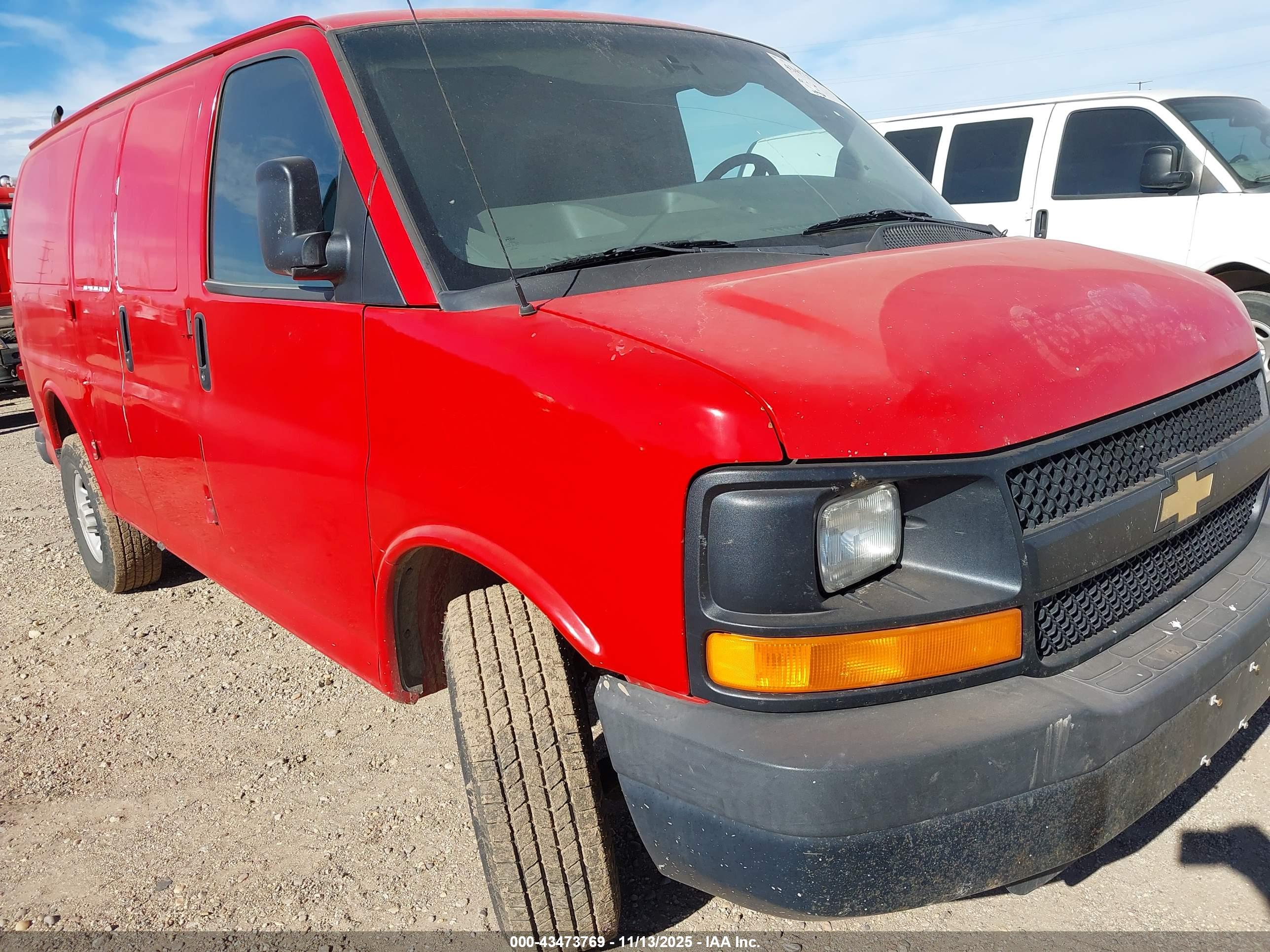 CHEVROLET EXPRESS image 6
