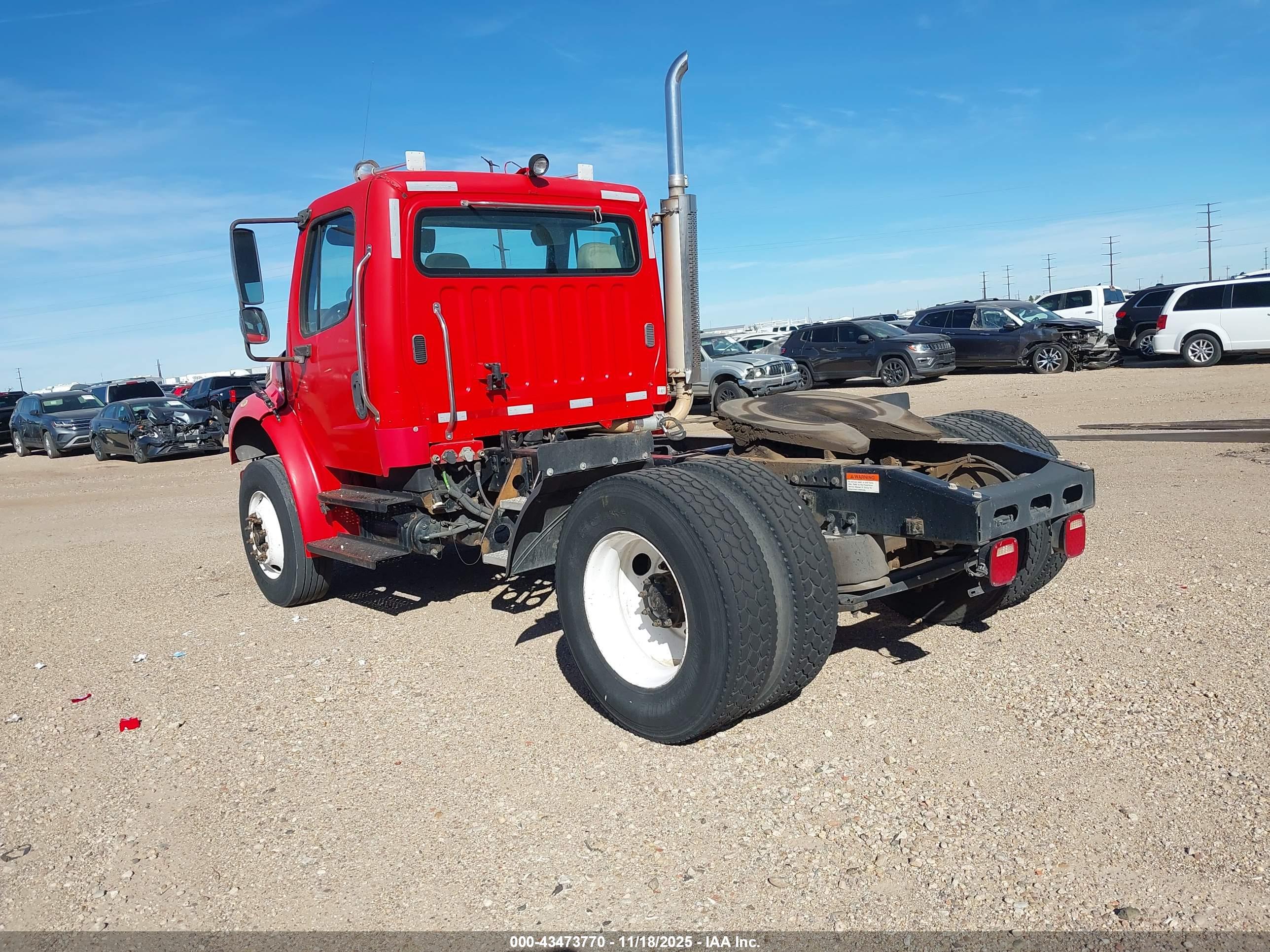 FREIGHTLINER M2 image 3