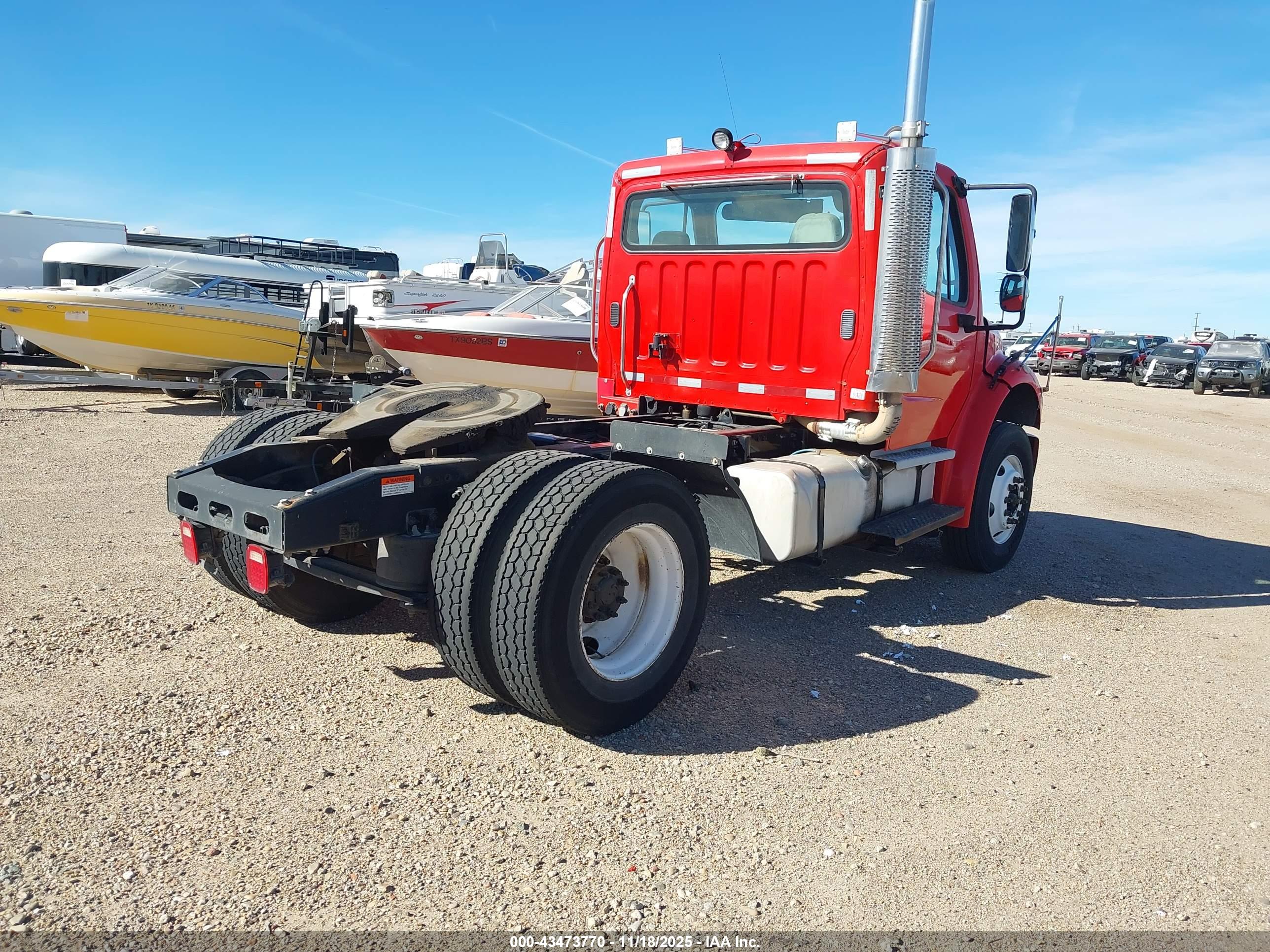 FREIGHTLINER M2 image 4