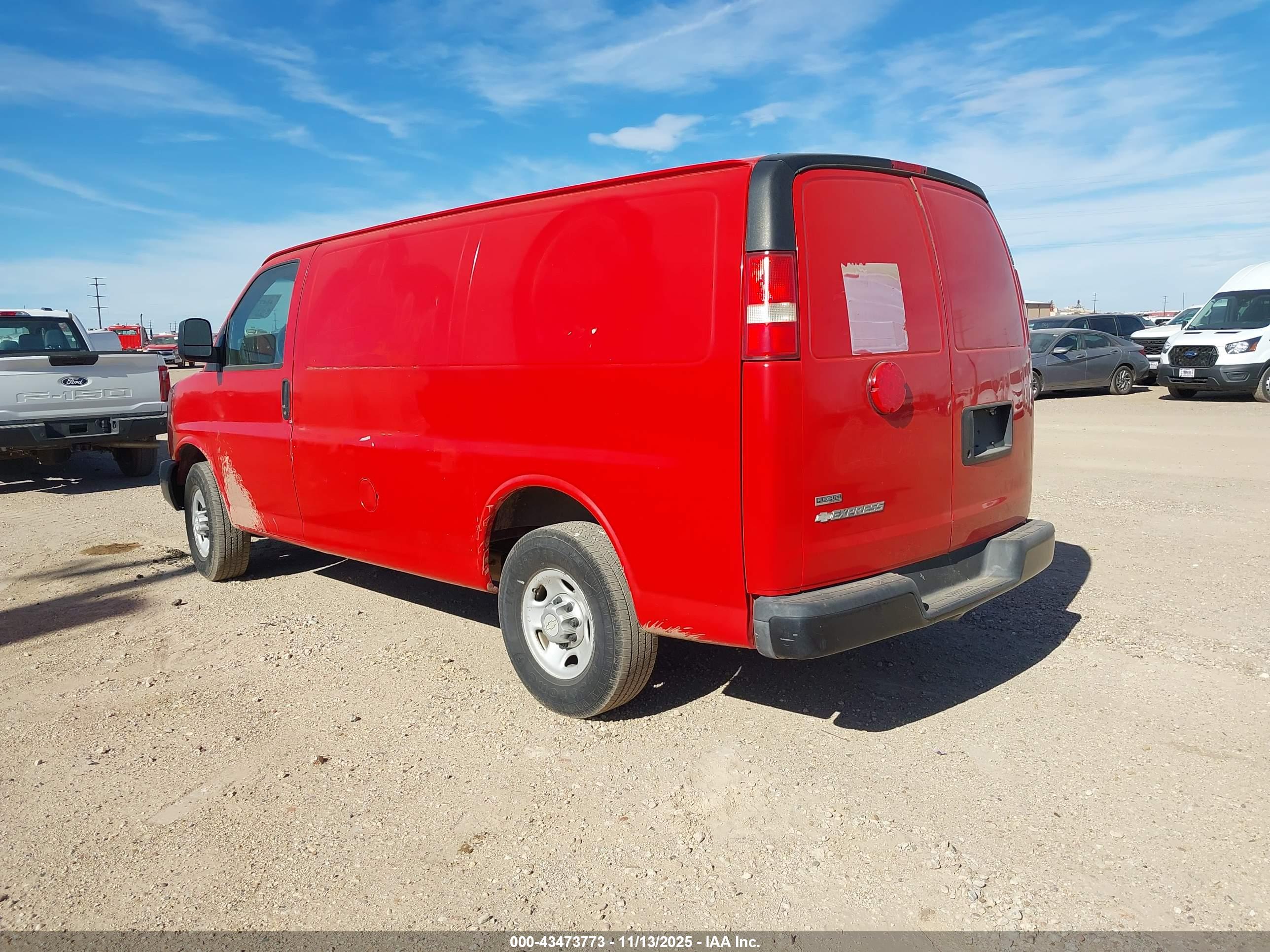 CHEVROLET EXPRESS image 3