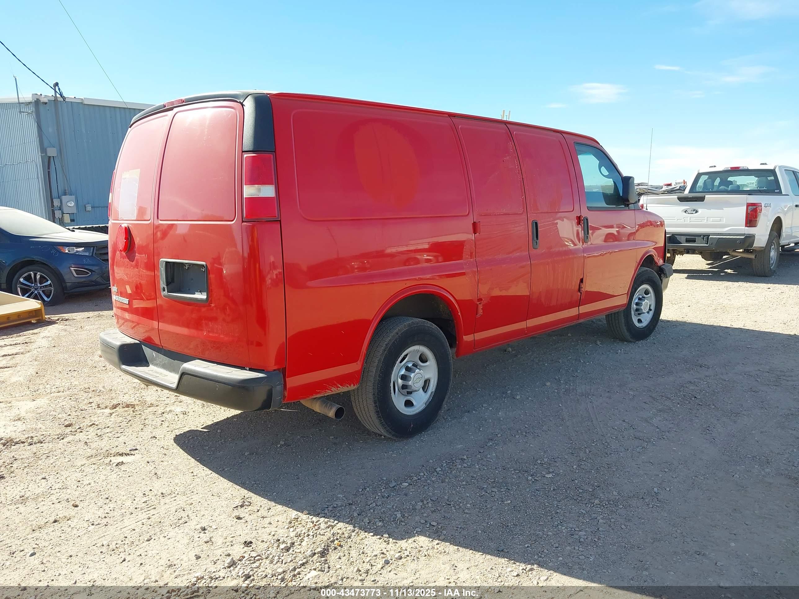 CHEVROLET EXPRESS image 4
