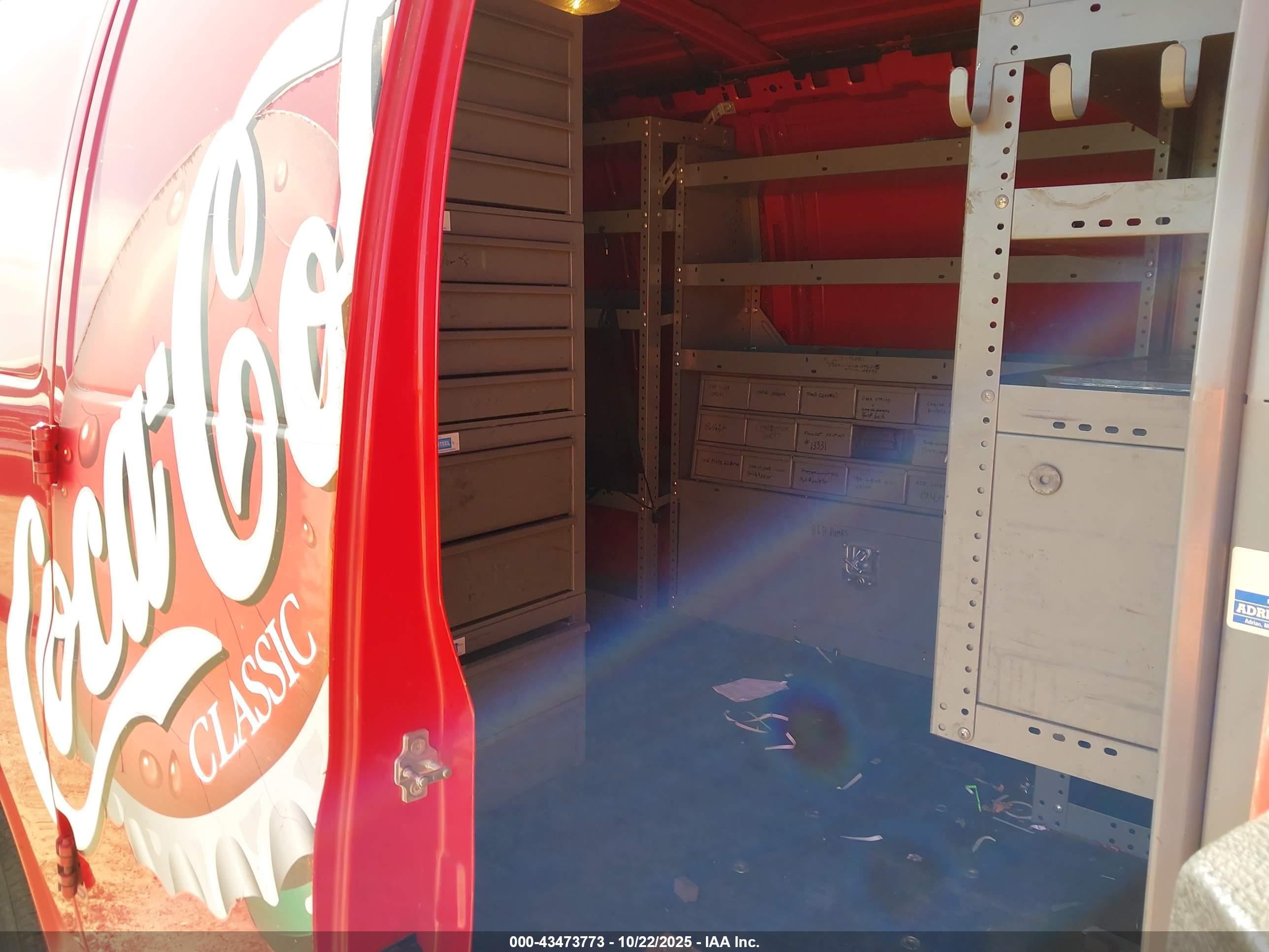 CHEVROLET EXPRESS image 8