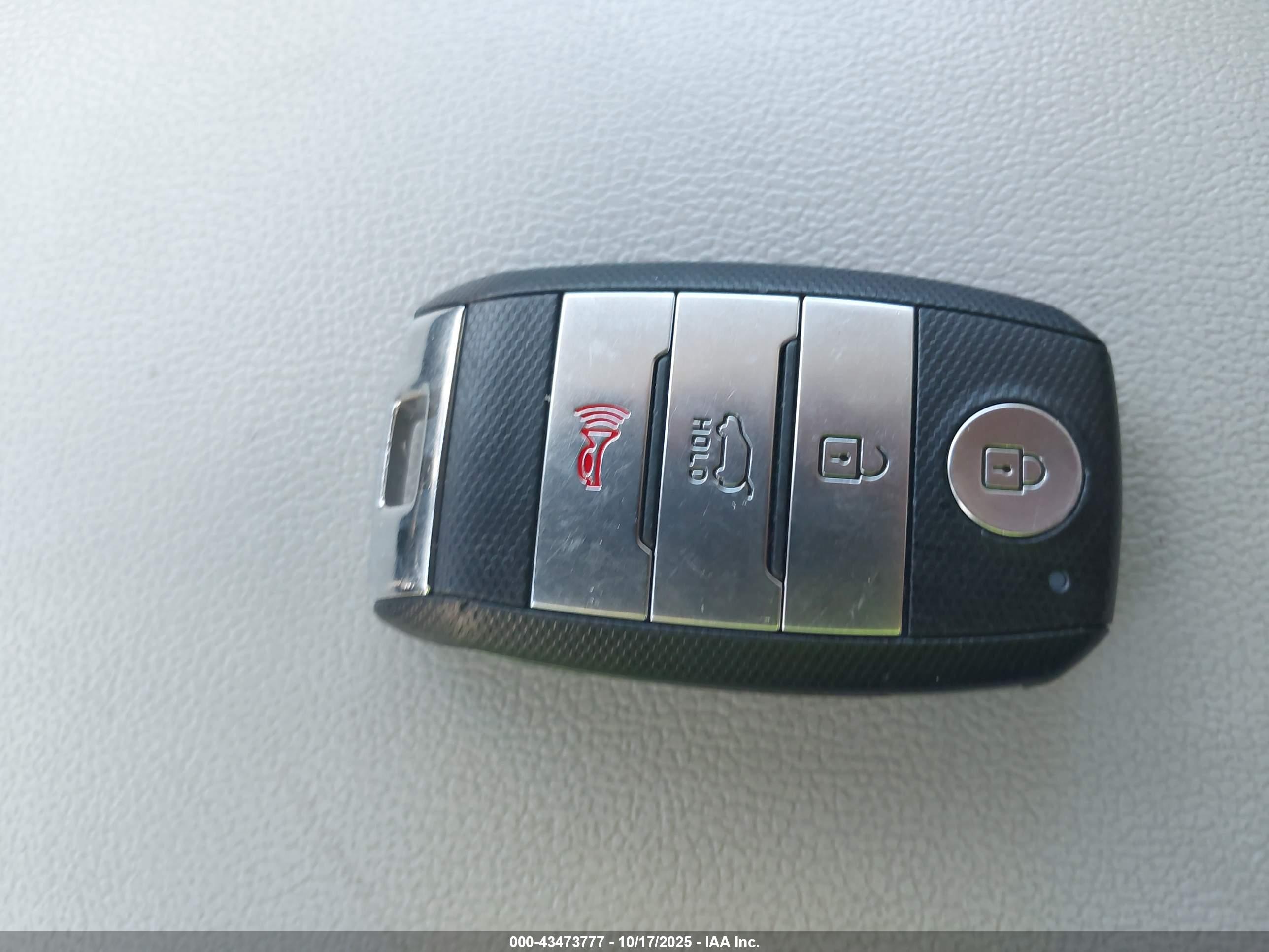 KIA SORENTO image 11