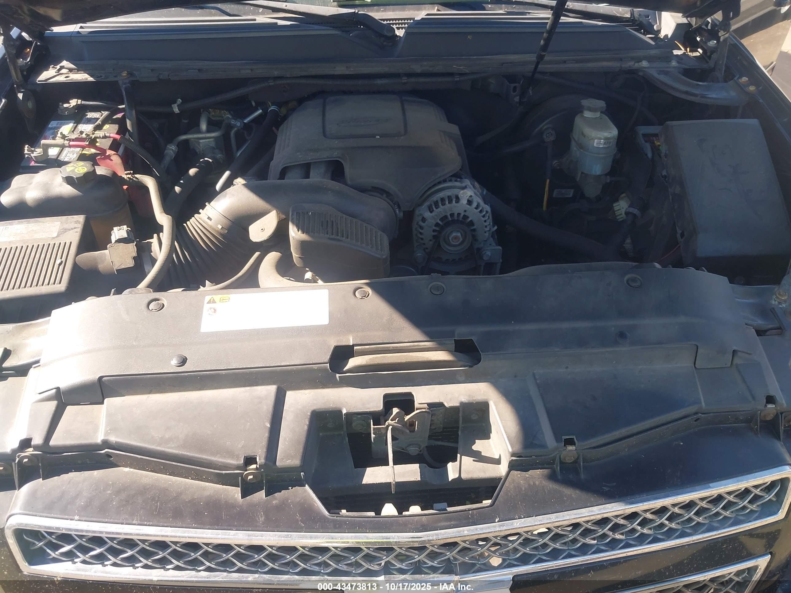 CHEVROLET TAHOE image 10