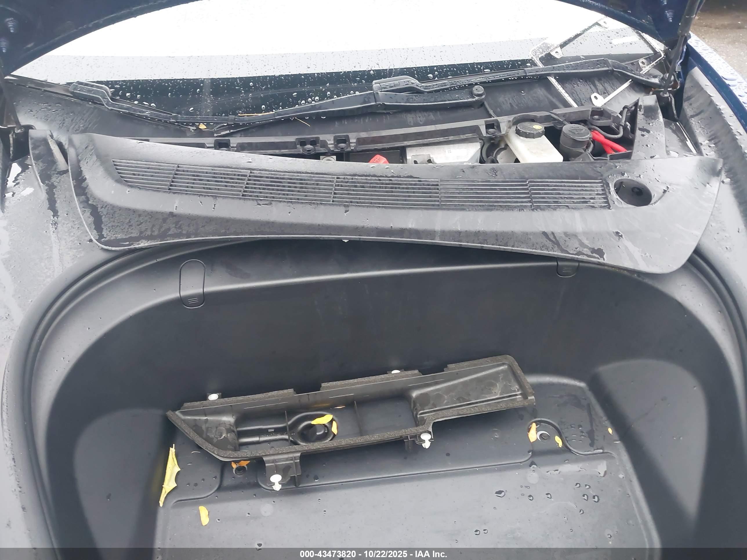 TESLA MODEL image 10