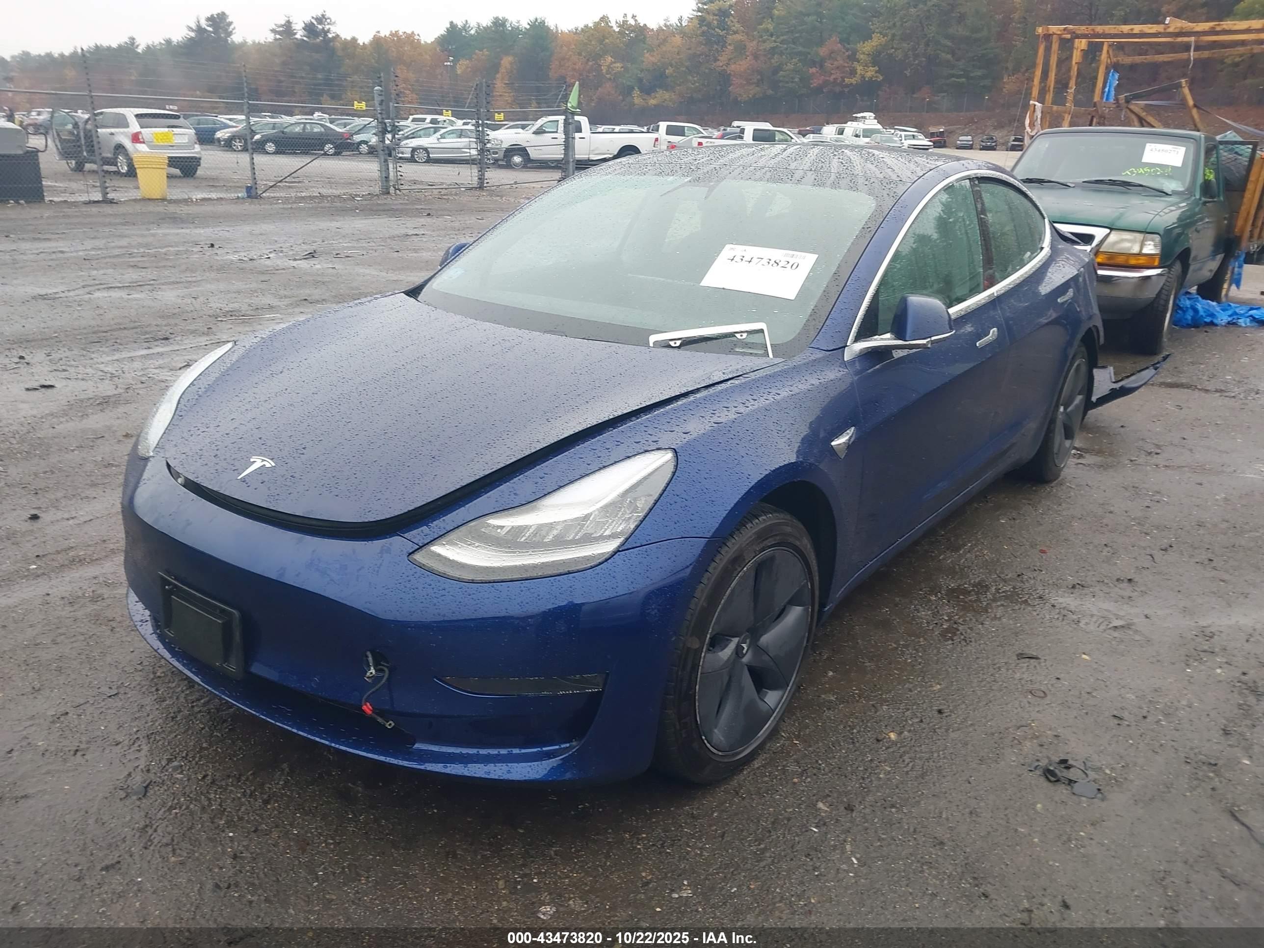 TESLA MODEL image 2